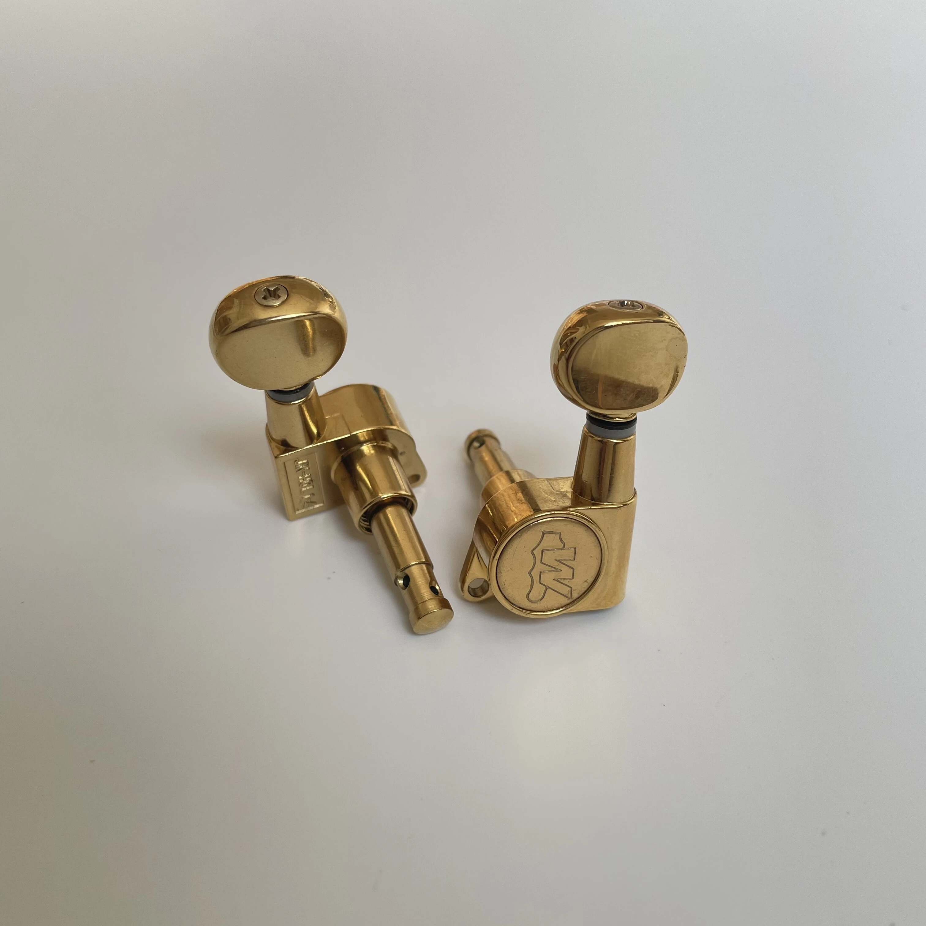 Afinador de Guitarra Afanti 6L Inline Gold para Guitarras Eléctricas con Clavijero de 10mm