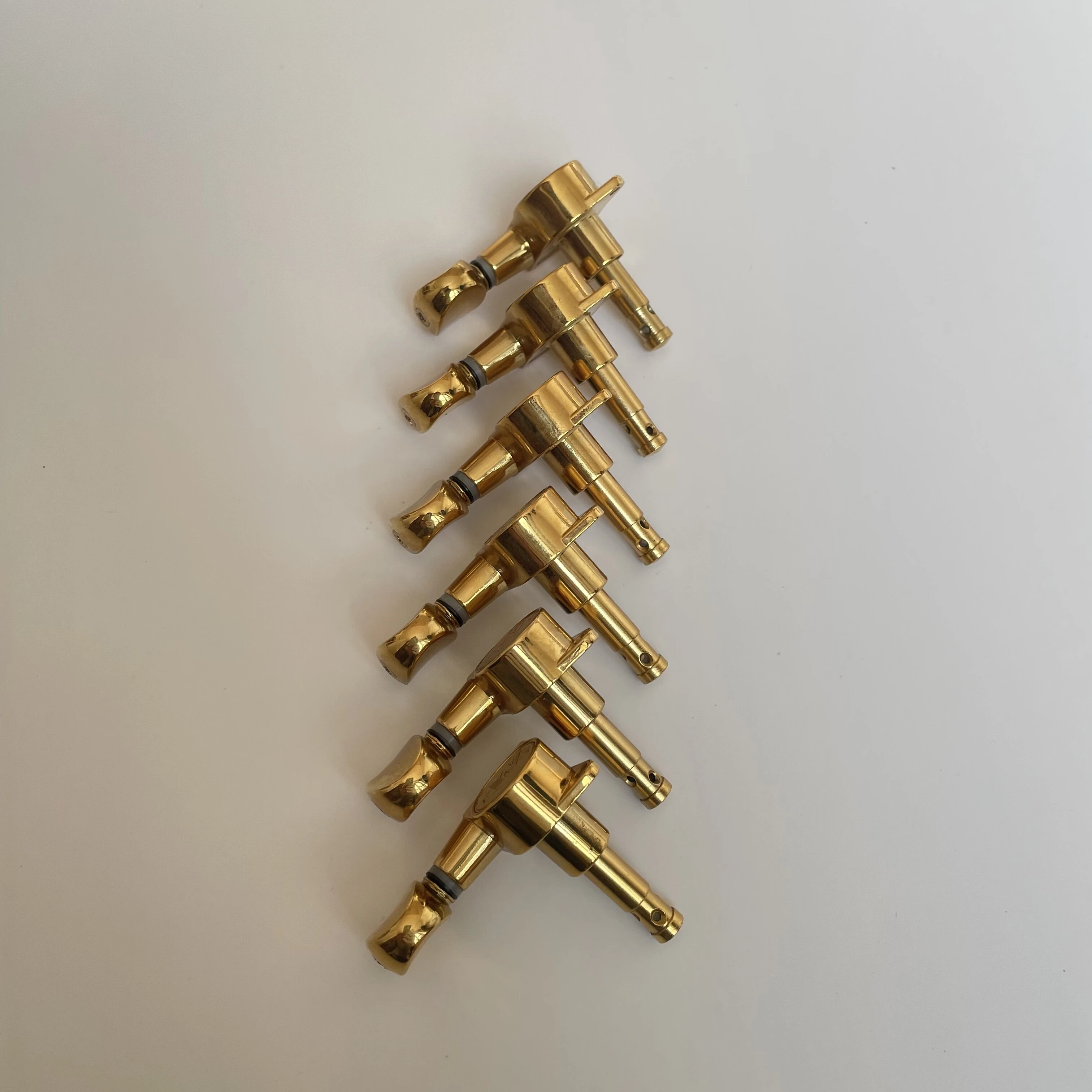 Afinador de Guitarra Afanti 6L Inline Gold para Guitarras Eléctricas con Clavijero de 10mm