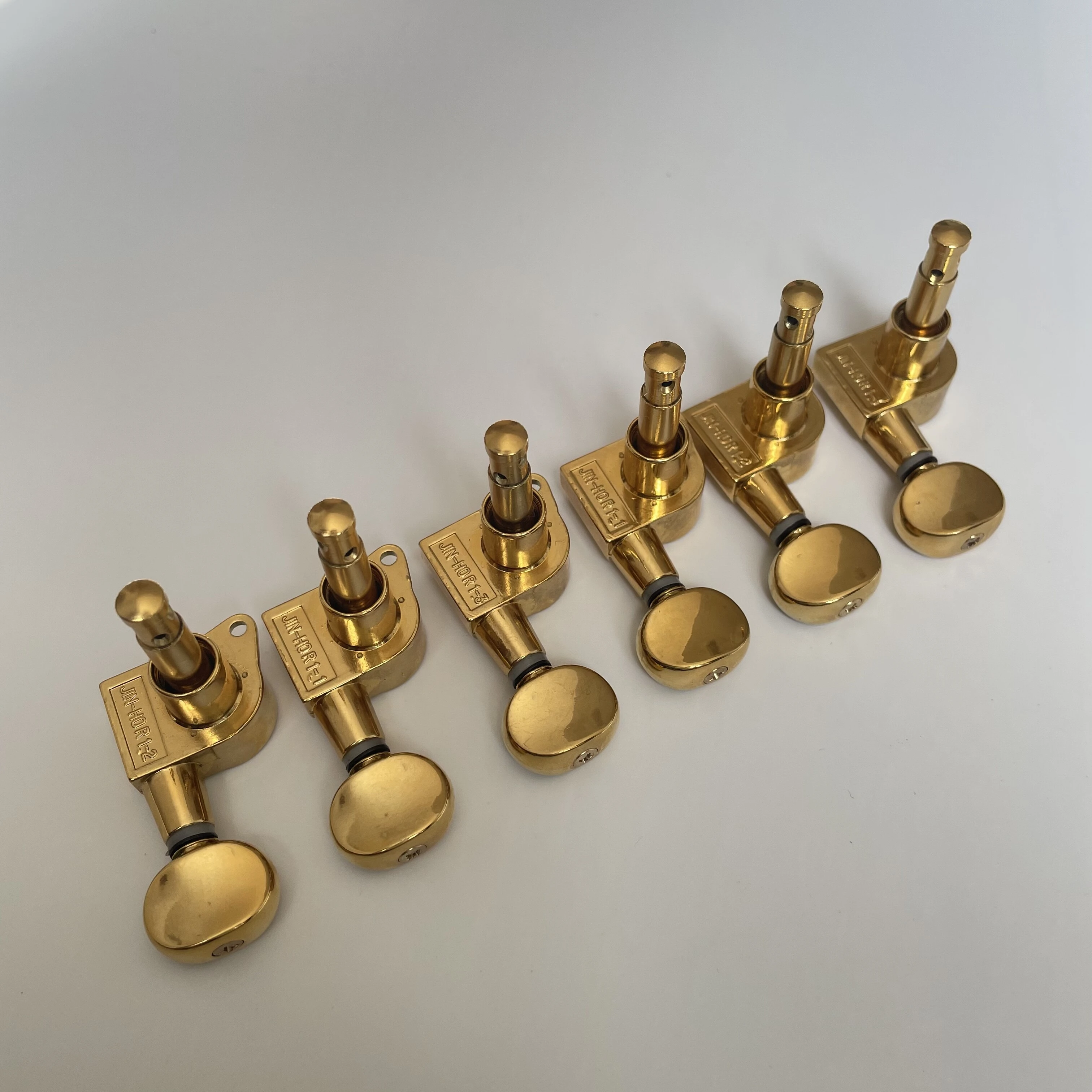 Afinador de Guitarra Afanti 6R Inline Gold para Guitarras Eléctricas con Clavijero de 10mm