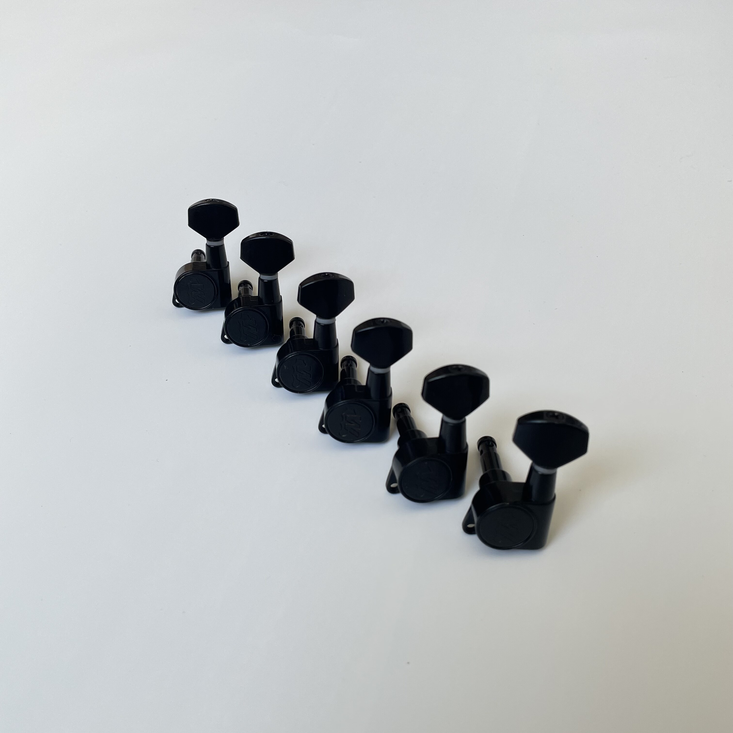 Afanti Black 6 Inline Cabezal de afinador para guitarra derecha