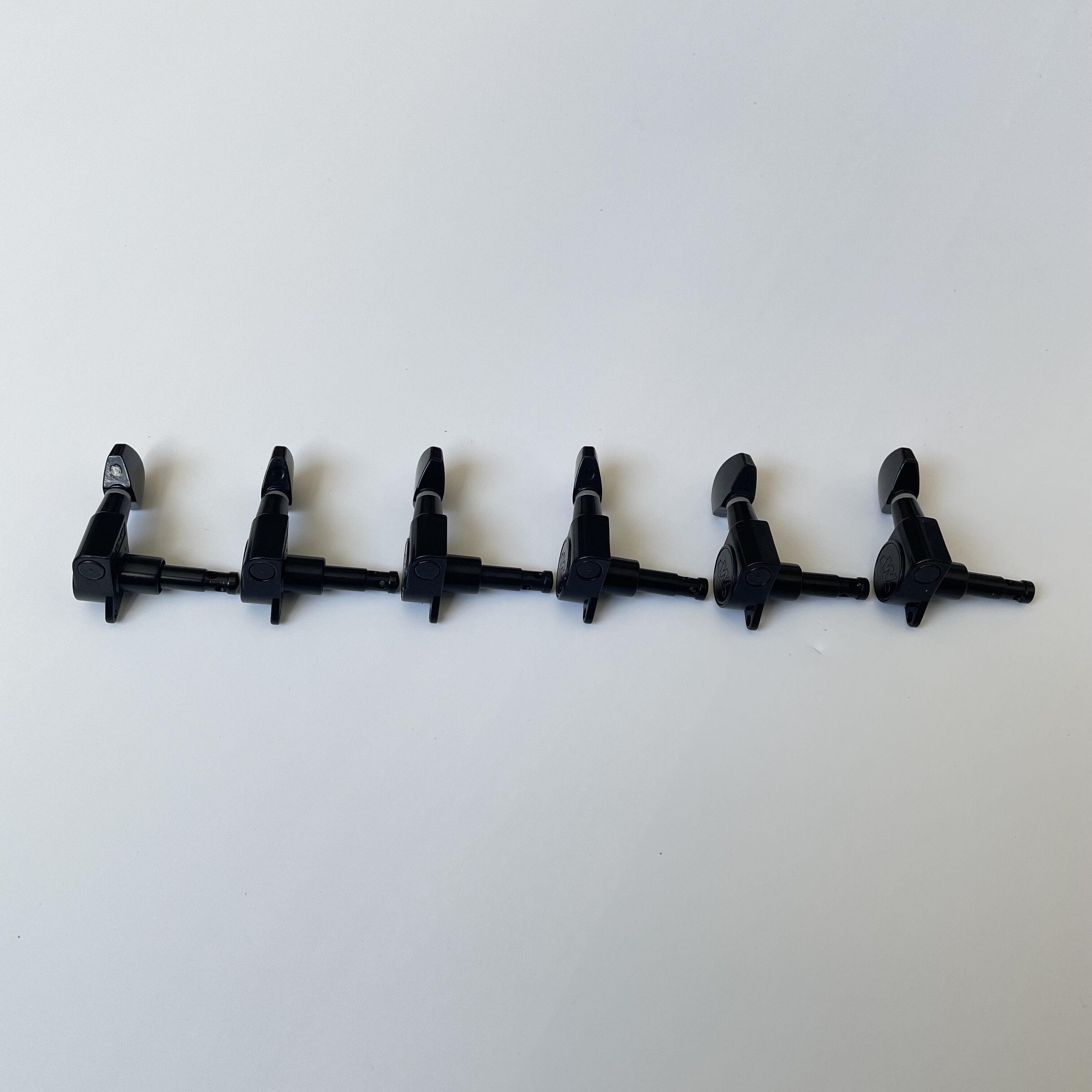 Afanti Black 6 Inline Cabezal de afinador para guitarra derecha