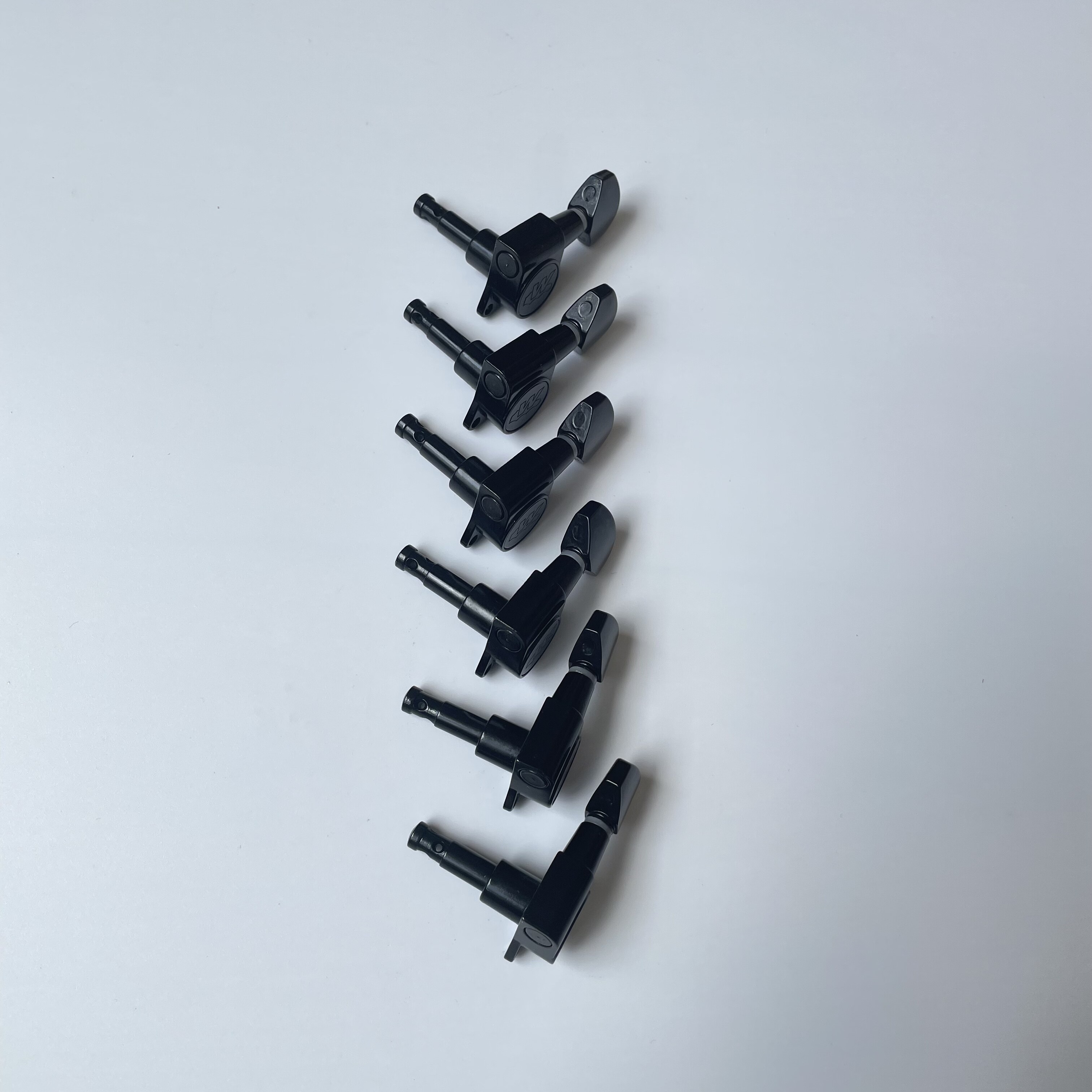 Afanti Black 6 Inline Cabezal de afinador para guitarra derecha