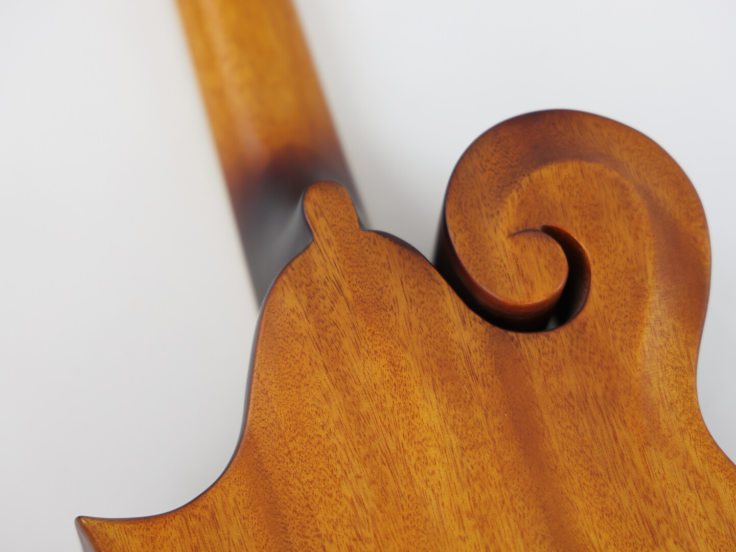 Mandolina Afanti Tabacco Burst con tapa de abeto macizo y cuerpo de caoba en F Octave