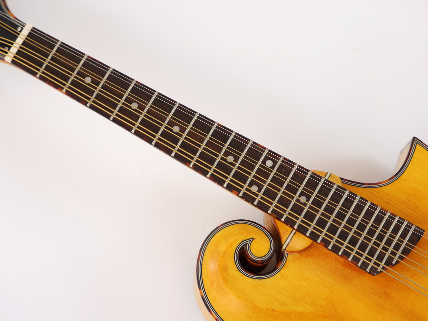 Afanti Mandola F con tapa de abeto macizo y diapasón de palosanto