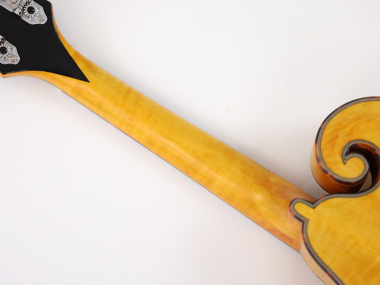 Afanti Mandola F con tapa de abeto macizo y diapasón de palosanto