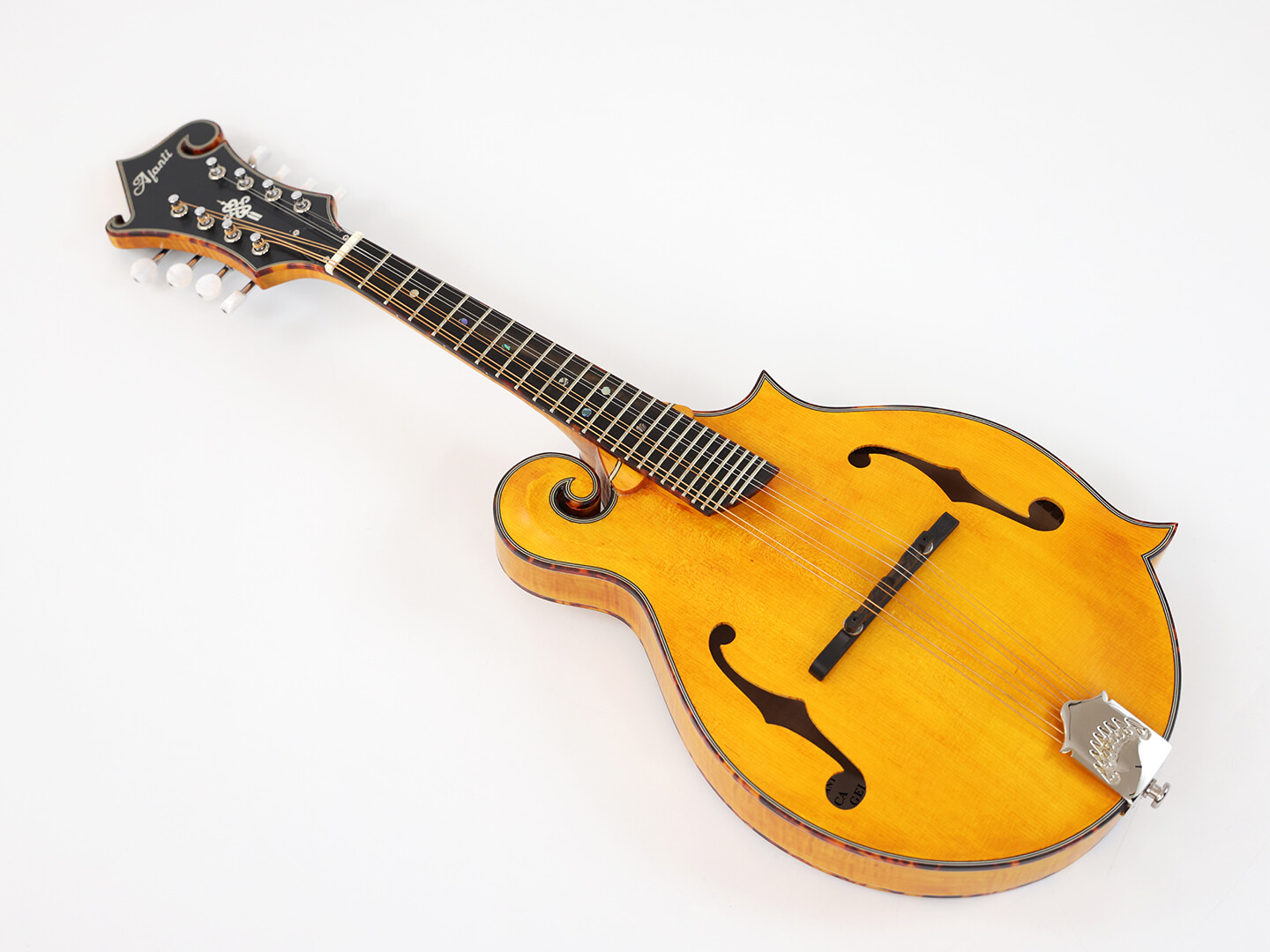 Mandolina Afanti AA de arce macizo flameado con mástil de cola de milano y diapasón de ébano