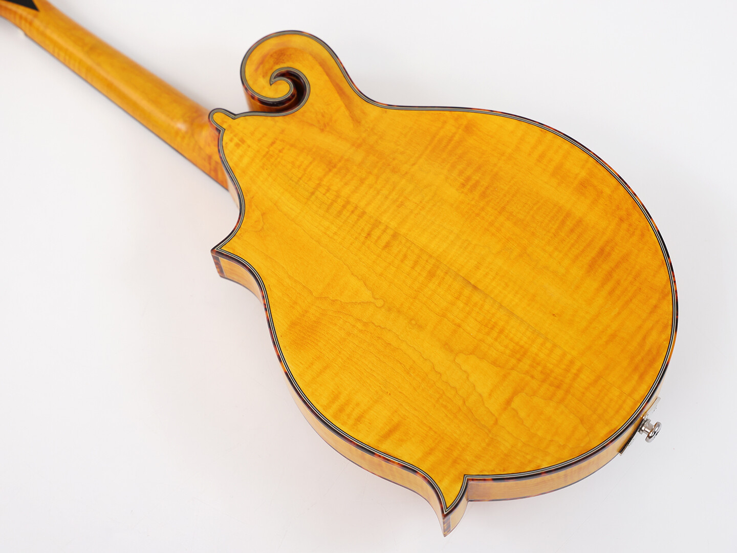 Mandolina Afanti AA de arce macizo flameado con mástil de cola de milano y diapasón de ébano