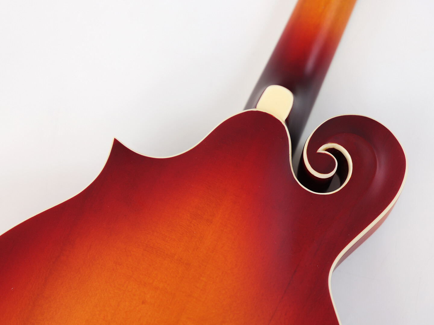 Mandolina Afanti estilo F con tapa de abeto, fondo y aros de arce