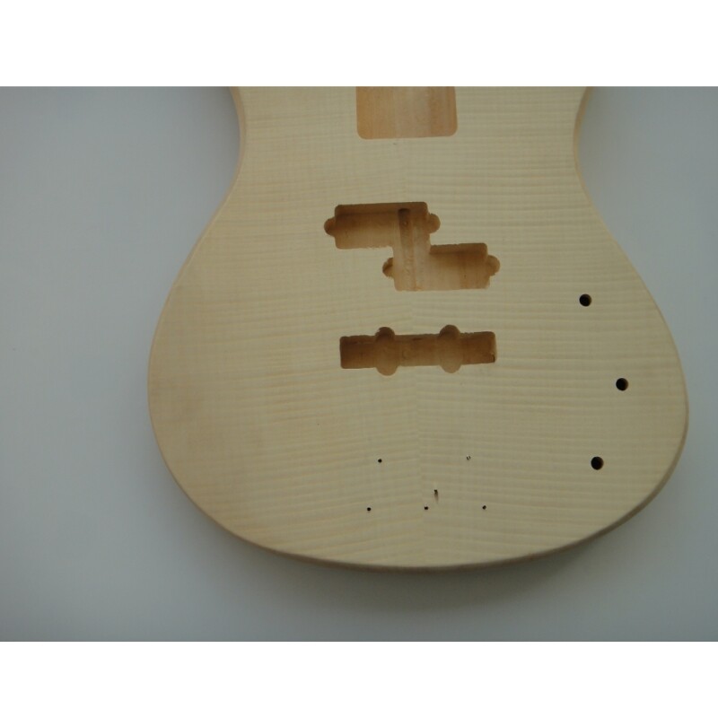 Guitarra Bajo Afanti Cuerpo de Tilo con Chapa de Arce Flameado 4 Cuerdas