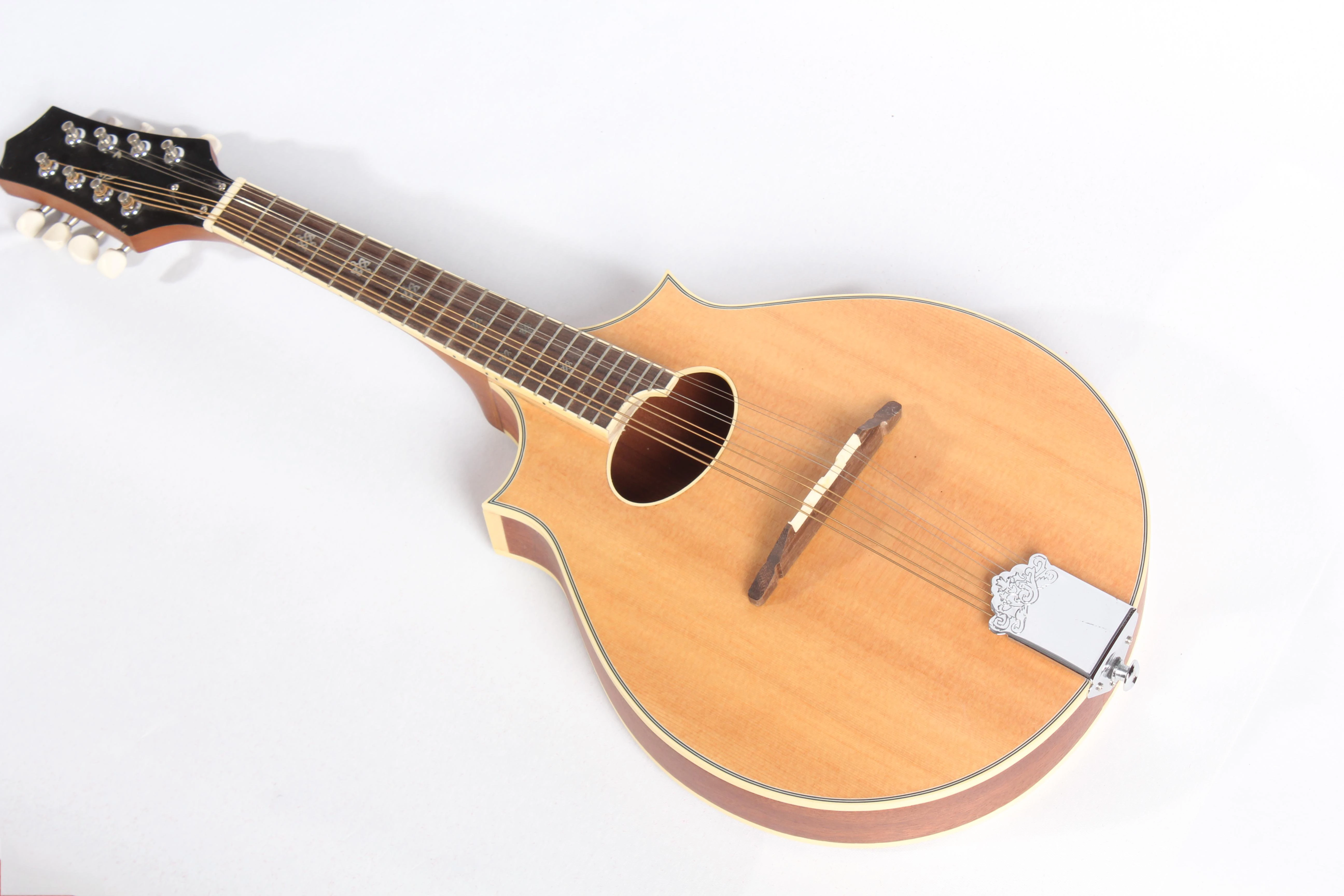 Mandolina Afanti Sapele Back and Side Pau Ferro Fingerboard Oval Hole F