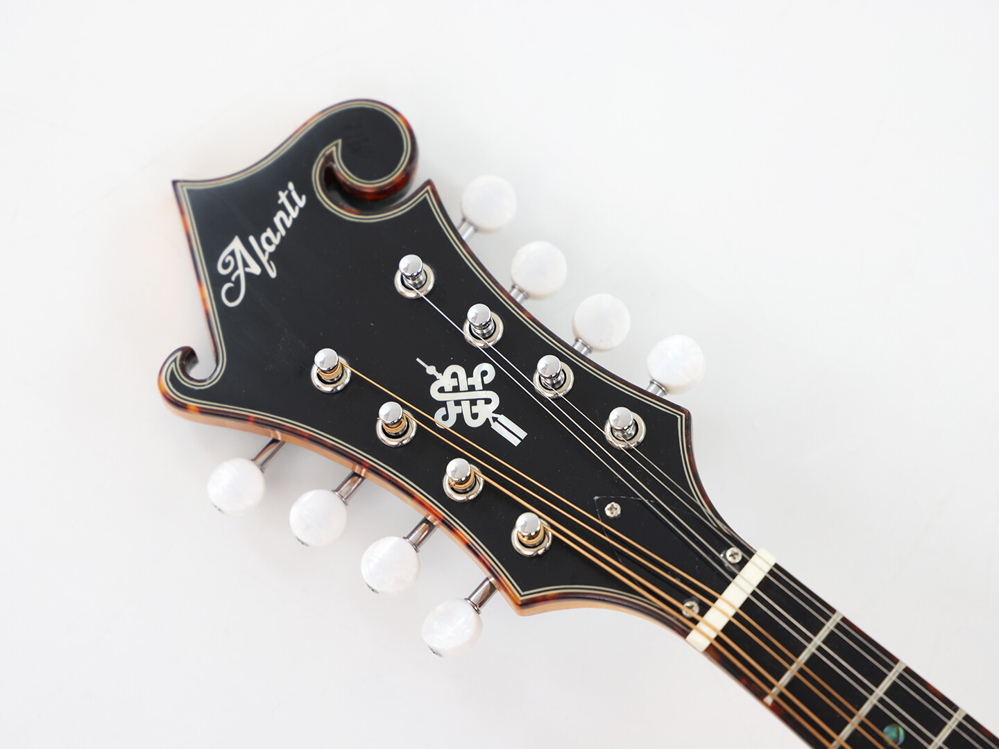 Mandolina Afanti Goldrush One Piece Solid Flamed Maple Dovetail Neck F