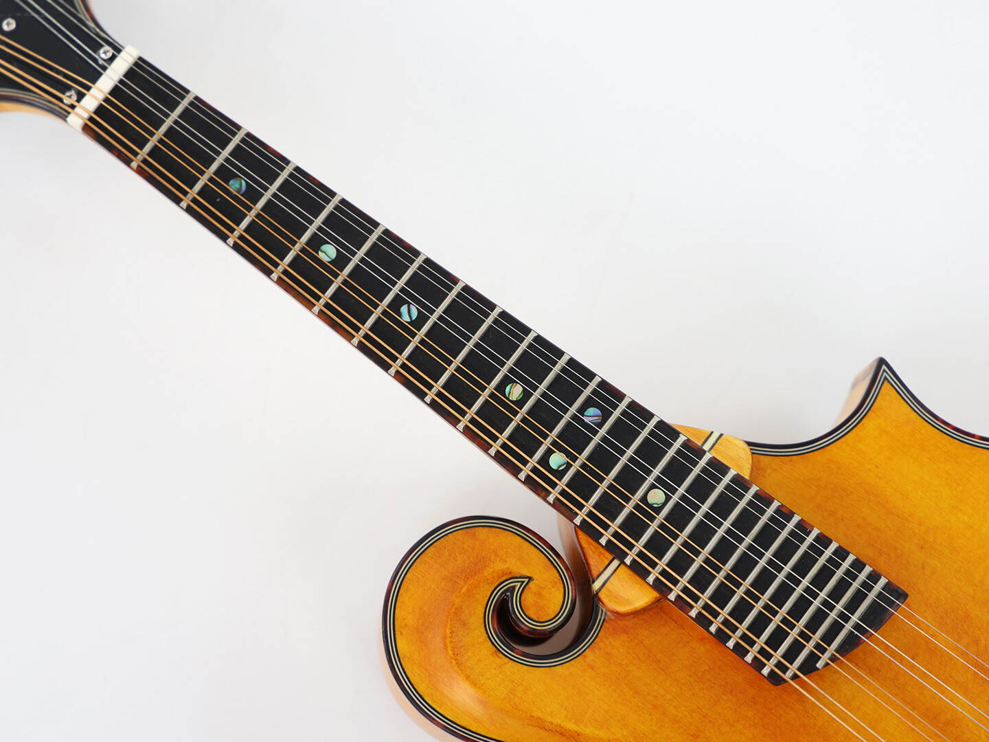 Mandolina Afanti Goldrush One Piece Solid Flamed Maple Dovetail Neck F