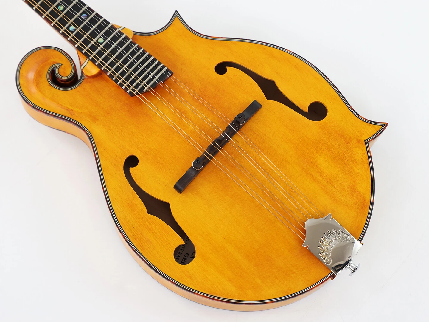 Mandolina Afanti Goldrush One Piece Solid Flamed Maple Dovetail Neck F