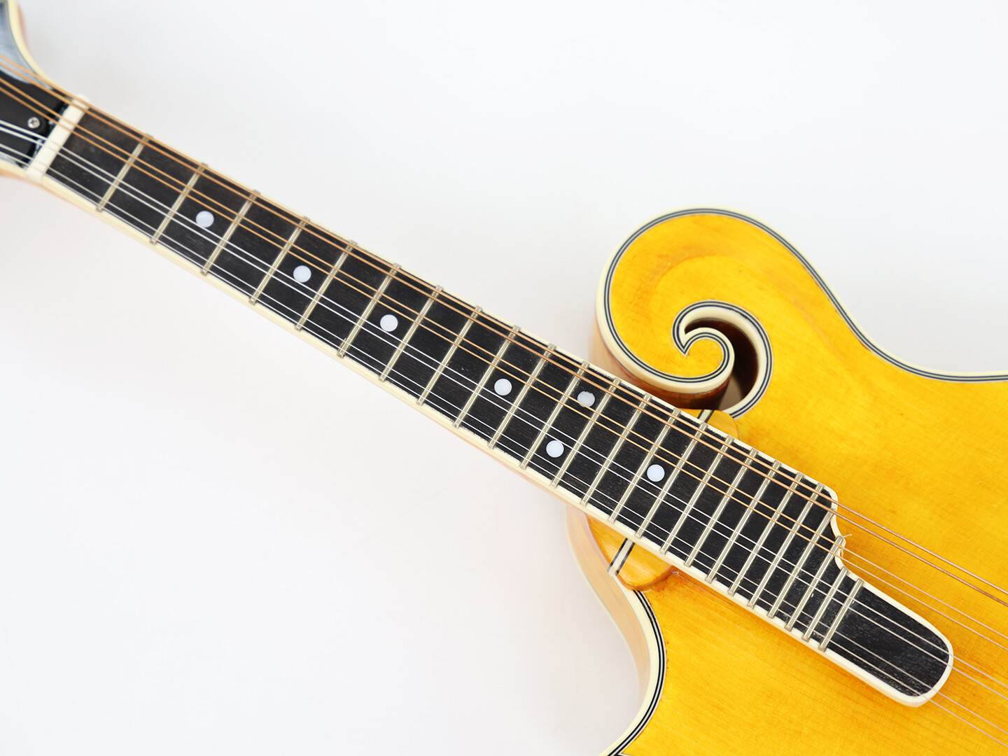 Mandolina Afanti Sólida Tallada a Mano y Graduada con Tapa de Abeto AAA para Mano Izquierda