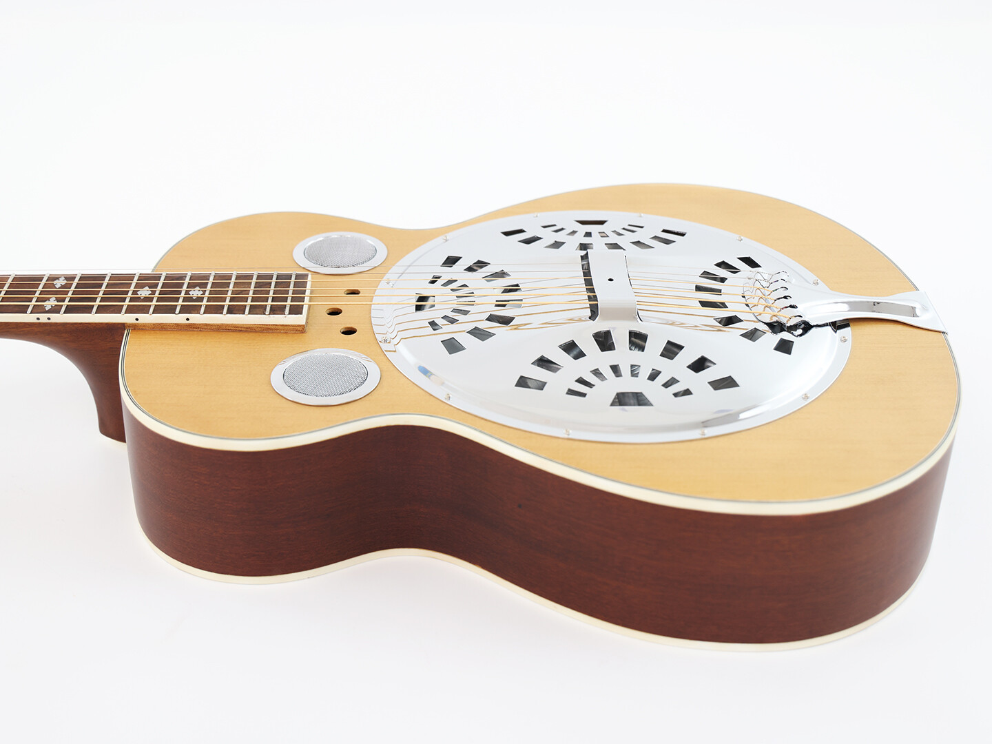 Guitarra Dobro Resonator con cuerpo de madera contrachapada de caoba y mástil redondo