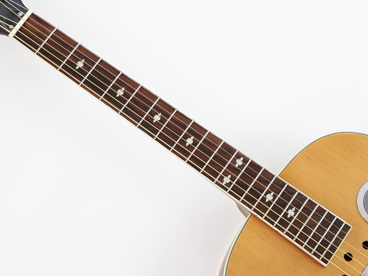 Guitarra Dobro Resonator con cuerpo de madera contrachapada de caoba y mástil redondo