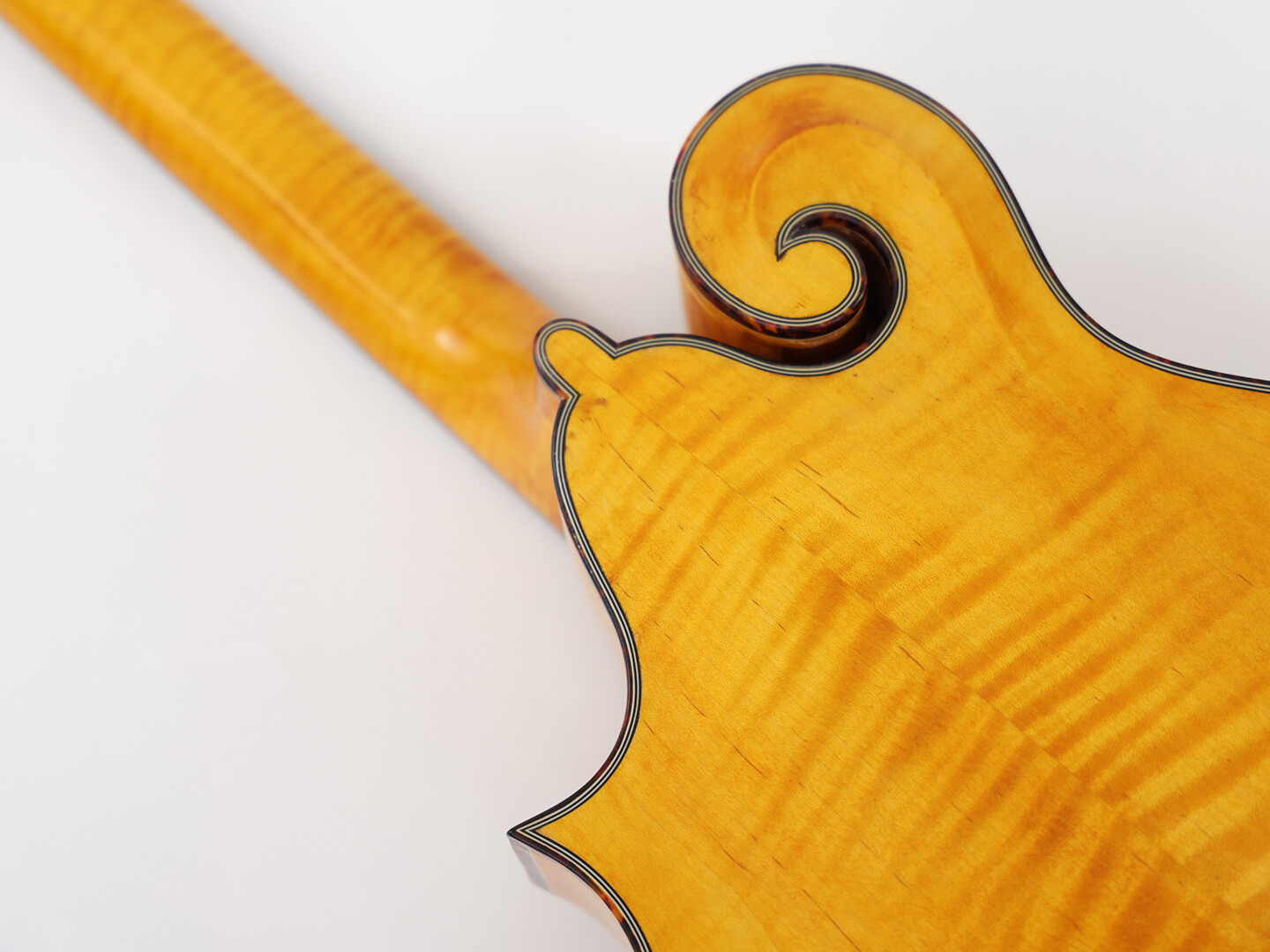 Mandolina de octava de arce macizo flameado Afanti F Style A grade