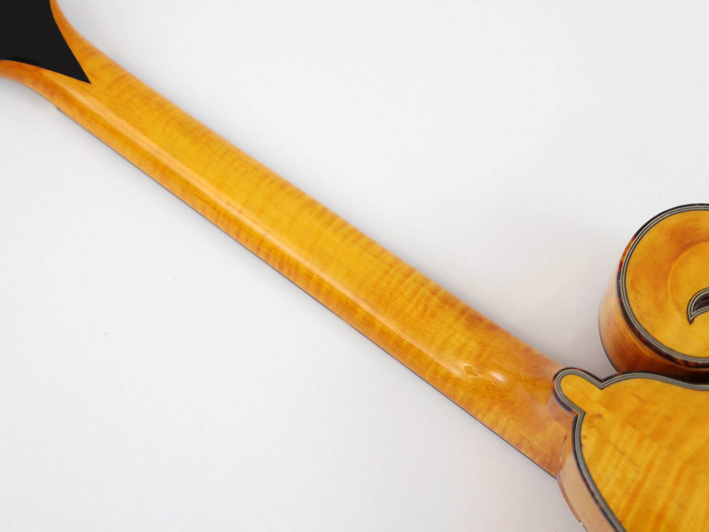 Mandolina de octava de arce macizo flameado Afanti F Style A grade