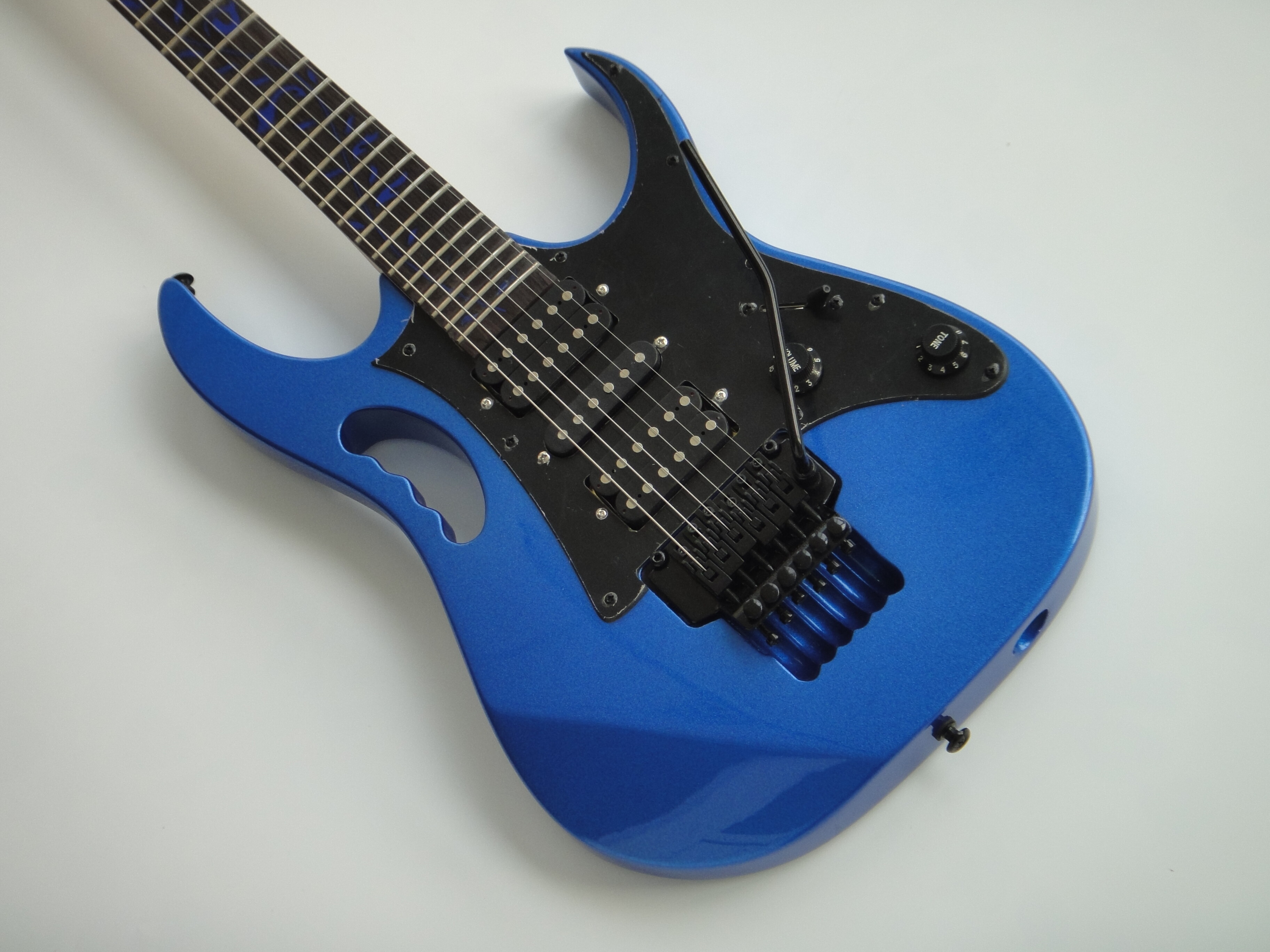 Afanti Guitarra Eléctrica con Cuerpo de Tilo y Mástil de Arce Personalizado