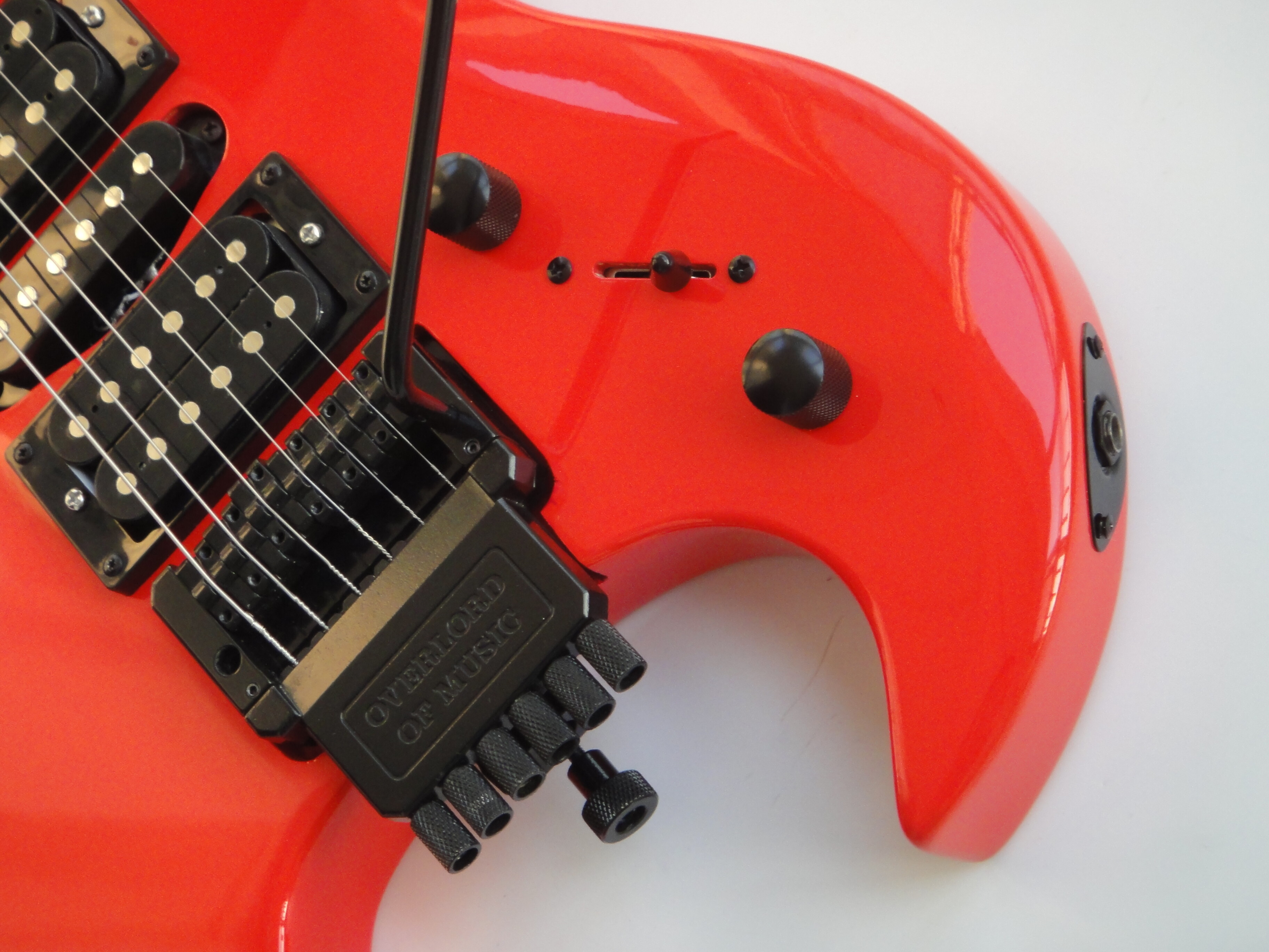 Afanti Customized Hsh Doble Cierre 6 Cuerdas Guitarra Eléctrica Rojo Sangre Sin Cabeza