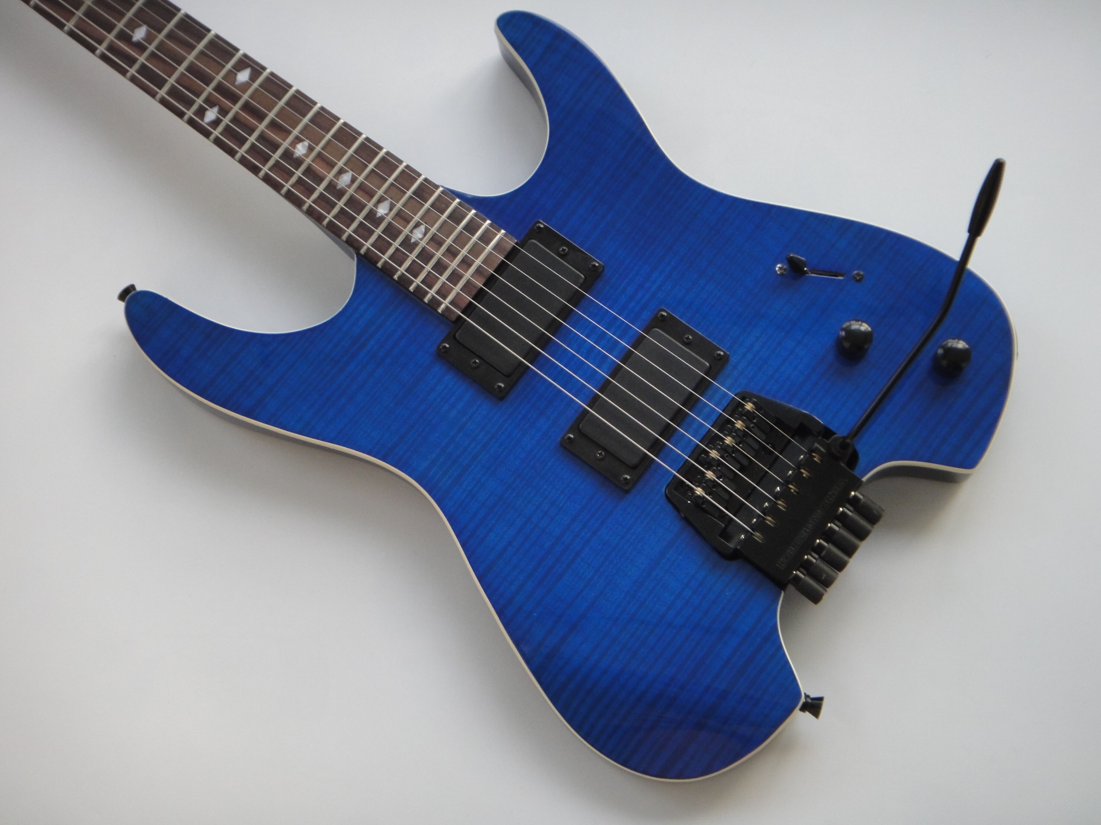 Guitarra Eléctrica Afanti Customized Hh Double Locking Tremolo Flamed Blue Headless