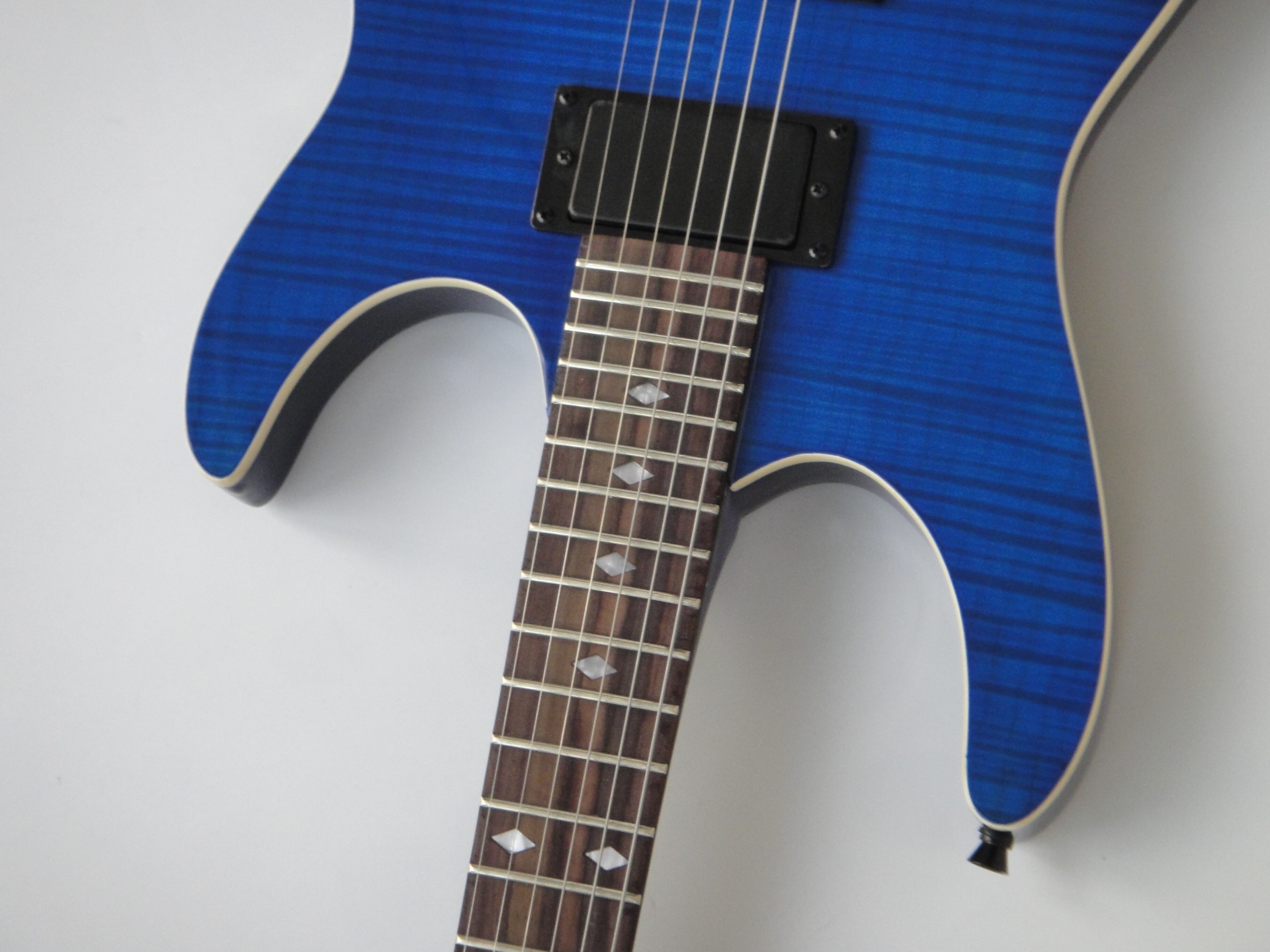 Guitarra Eléctrica Afanti Customized Hh Double Locking Tremolo Flamed Blue Headless