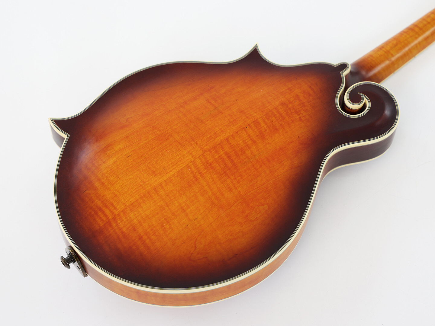 Mandolina Afanti Solid Hand-Carved AB Flamed Maple Back and Side F