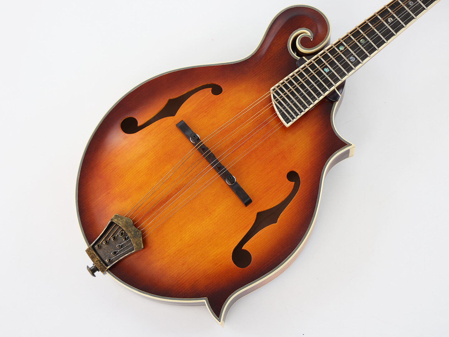 Mandolina Afanti Solid Hand-Carved AB Flamed Maple Back and Side F