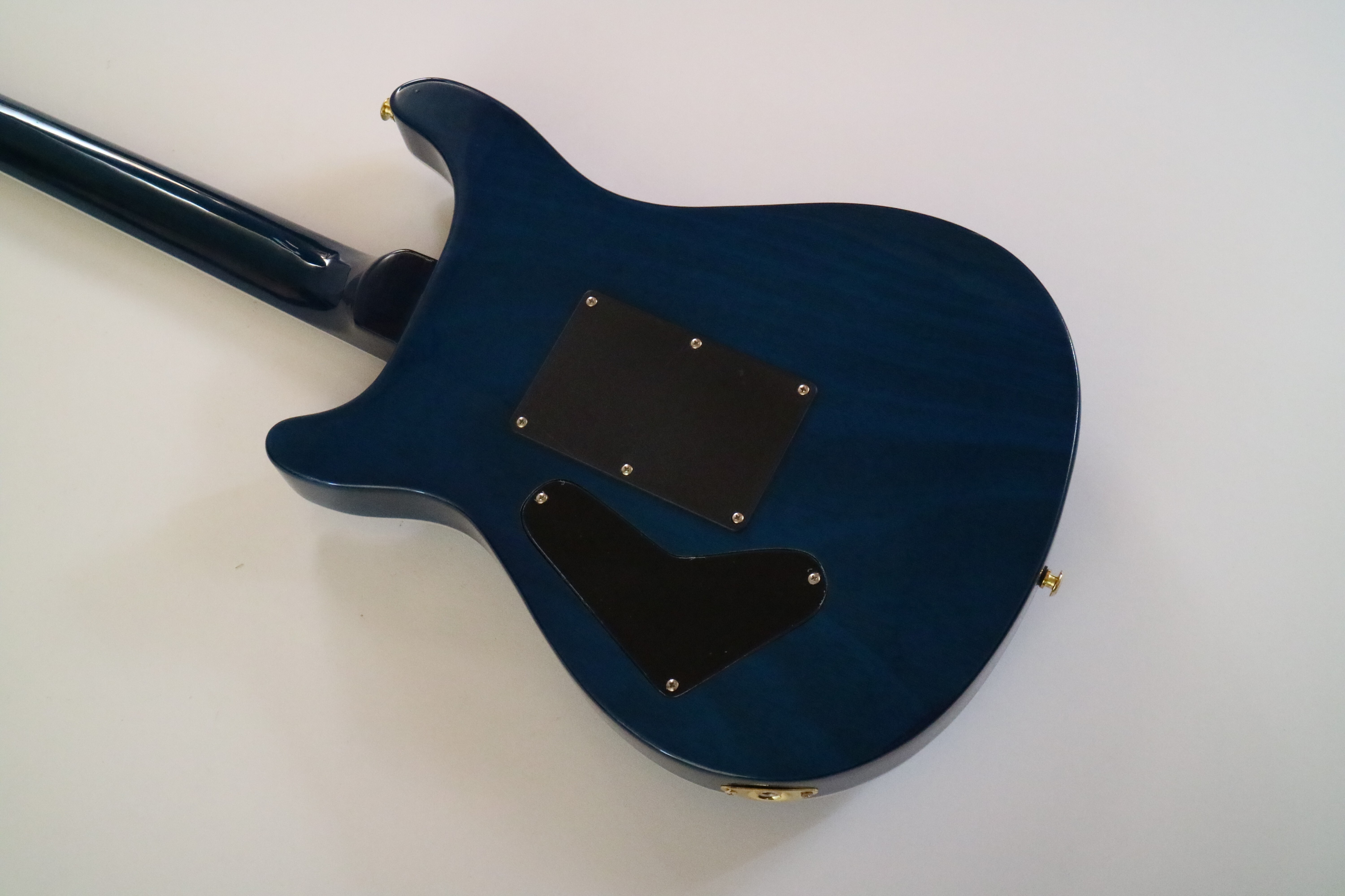 Guitarra Eléctrica Afanti Cuerpo de Caoba con Chapa de Arce Acolchado Pr Style