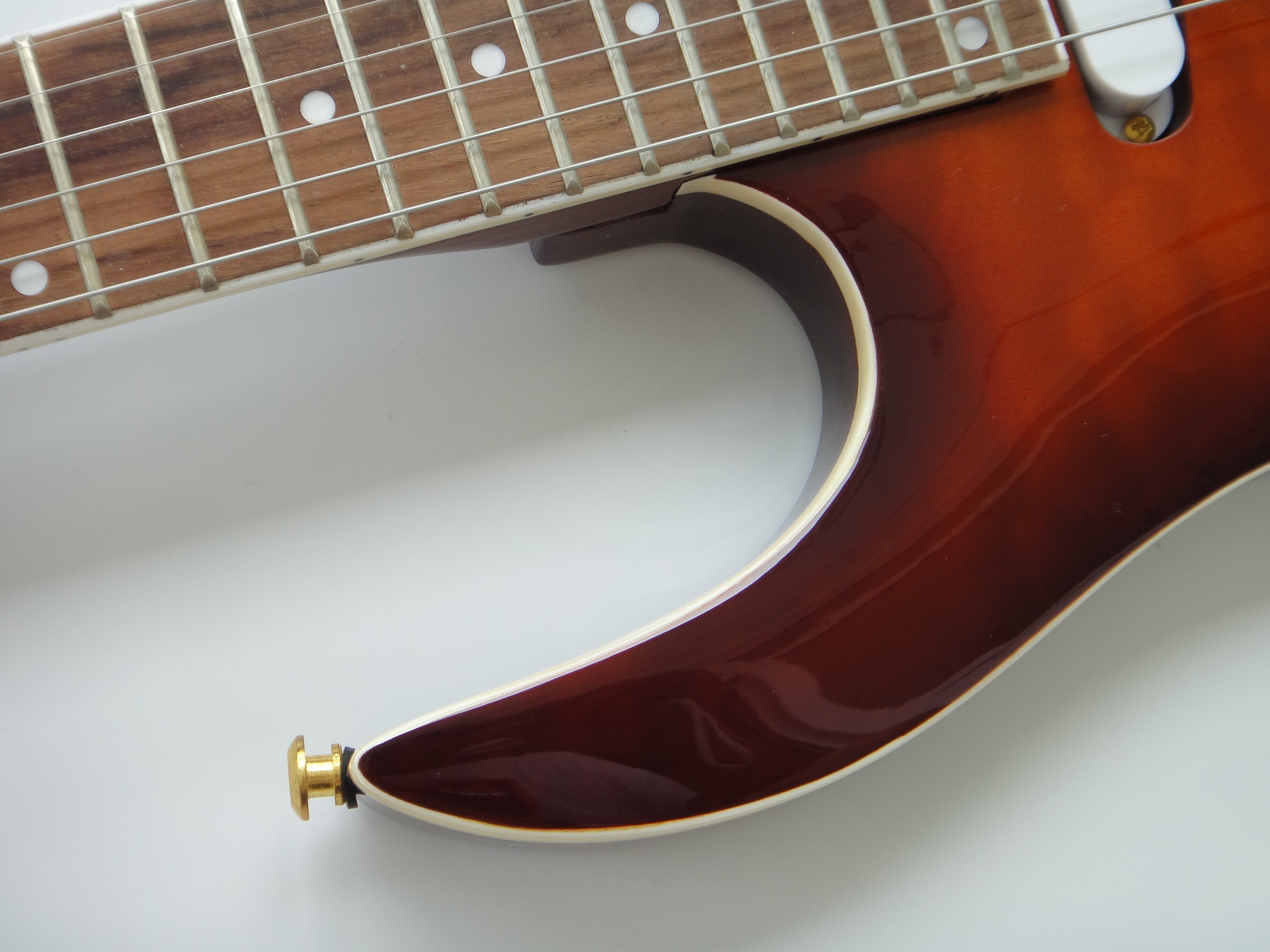 Guitarra Eléctrica Afanti Cuerpo de Caoba con Chapa de Arce Acolchado Marrón