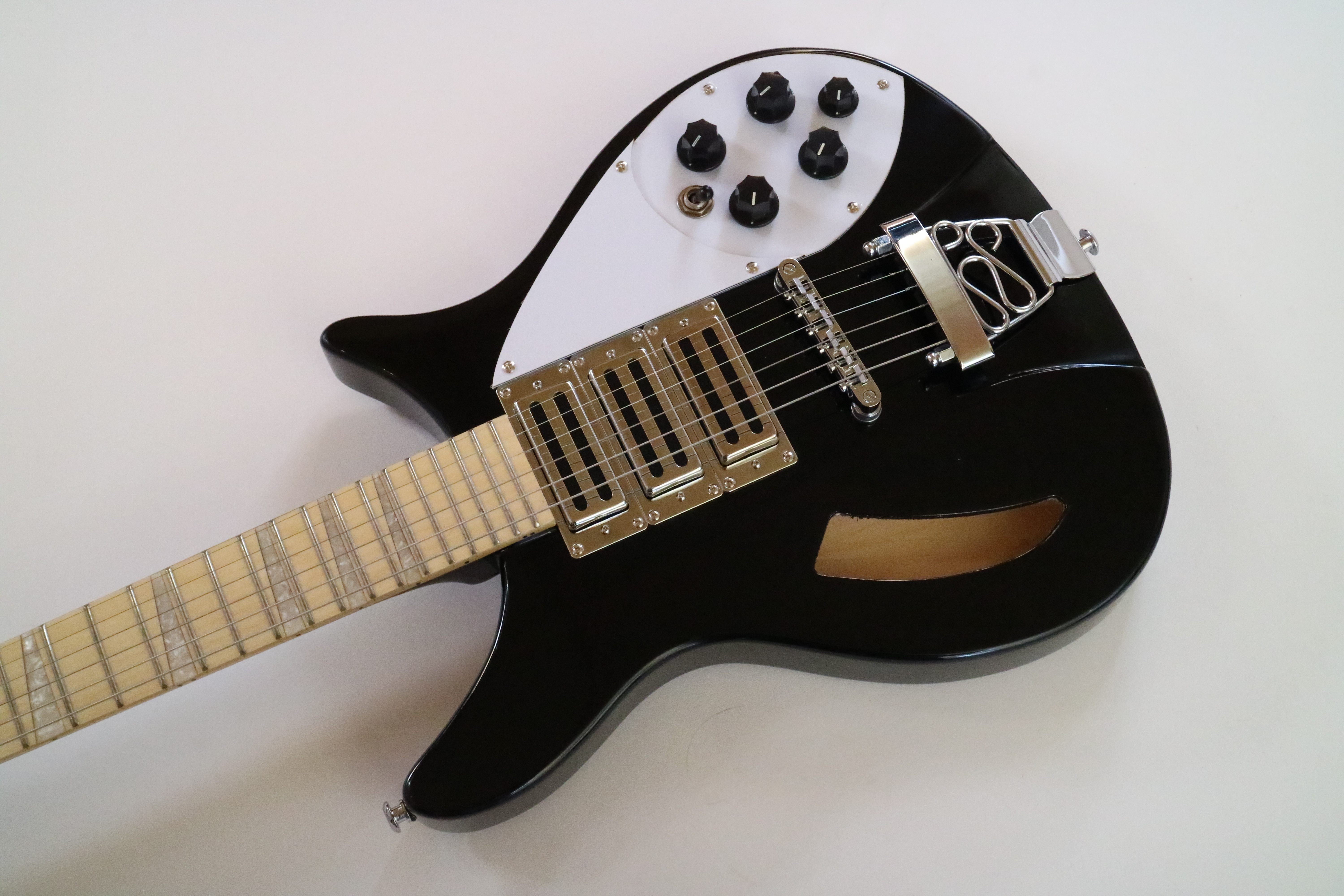 Guitarra Eléctrica Afanti Hollow Body Maple Fretboard Rick Style