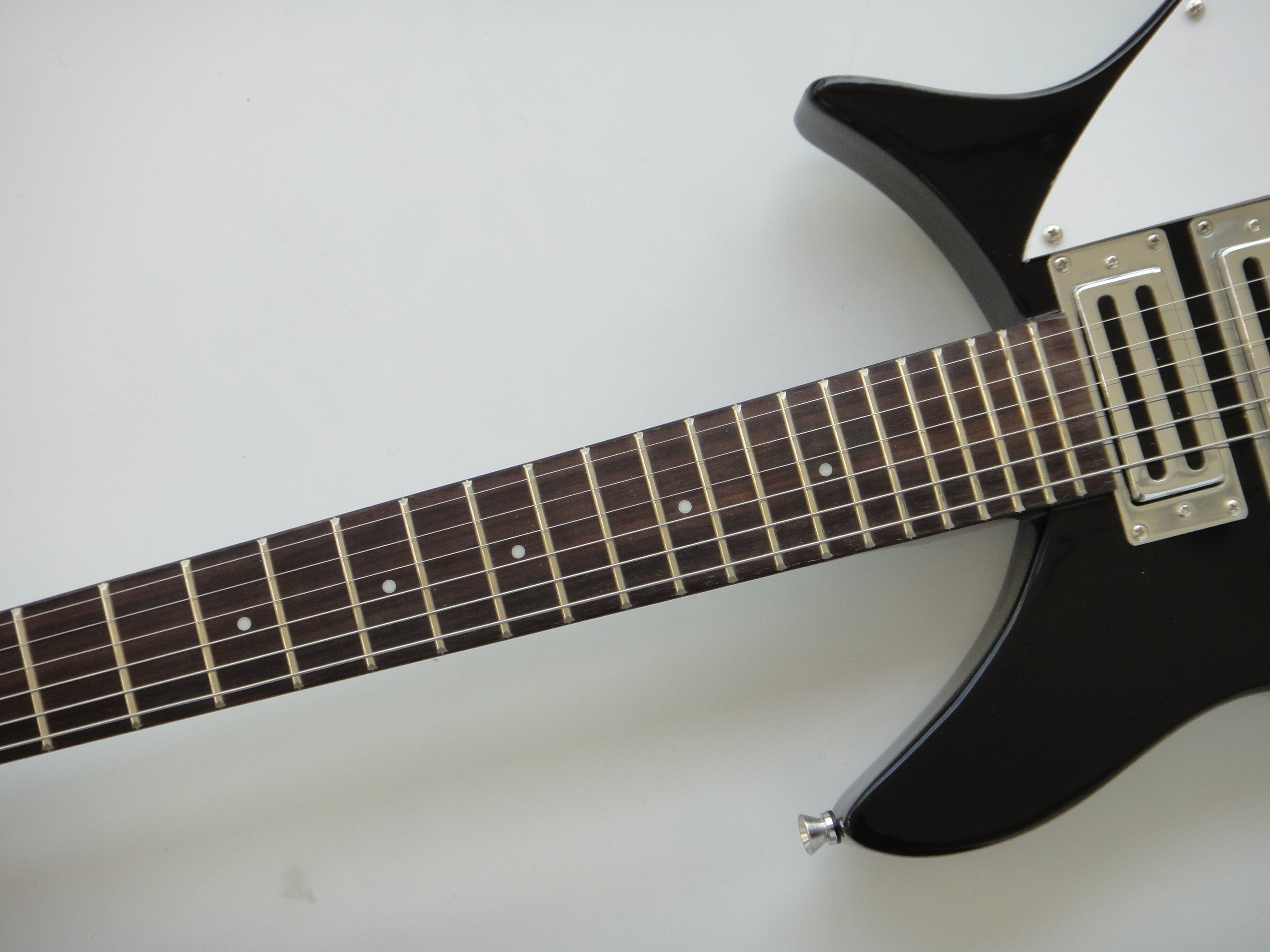Guitarra Eléctrica Afanti Rick Negra Cuerpo Sólido