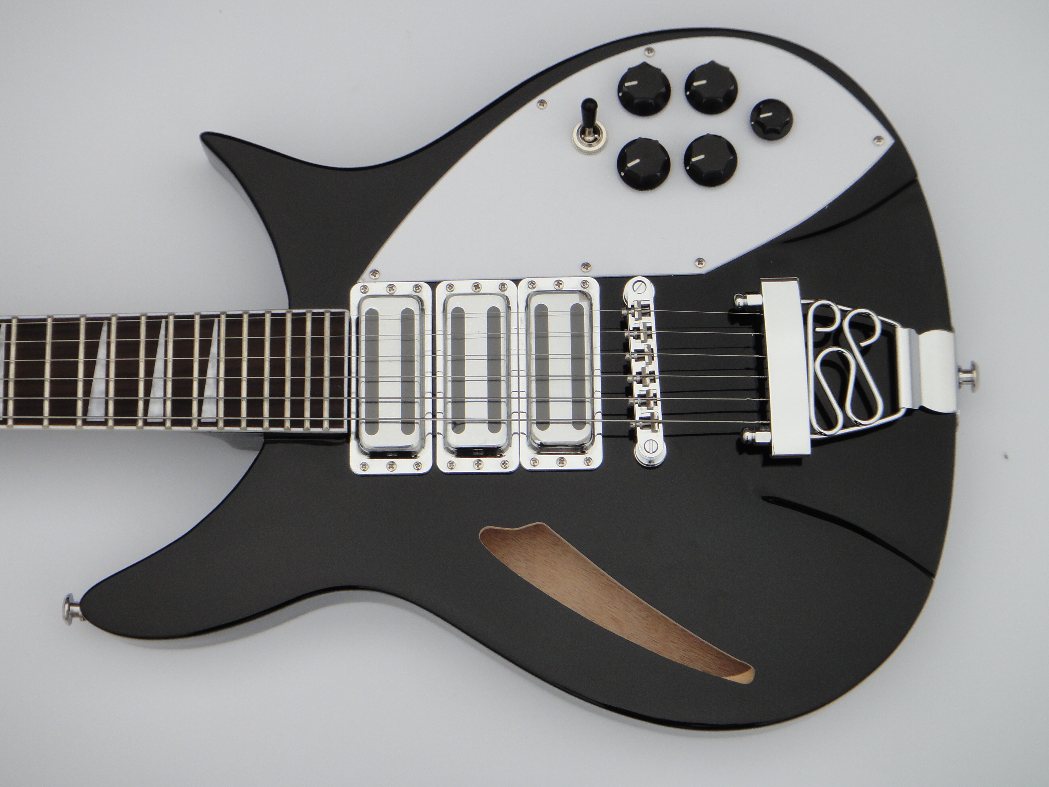 Guitarra Eléctrica Afanti Rick de Cuerpo Semi Hueco