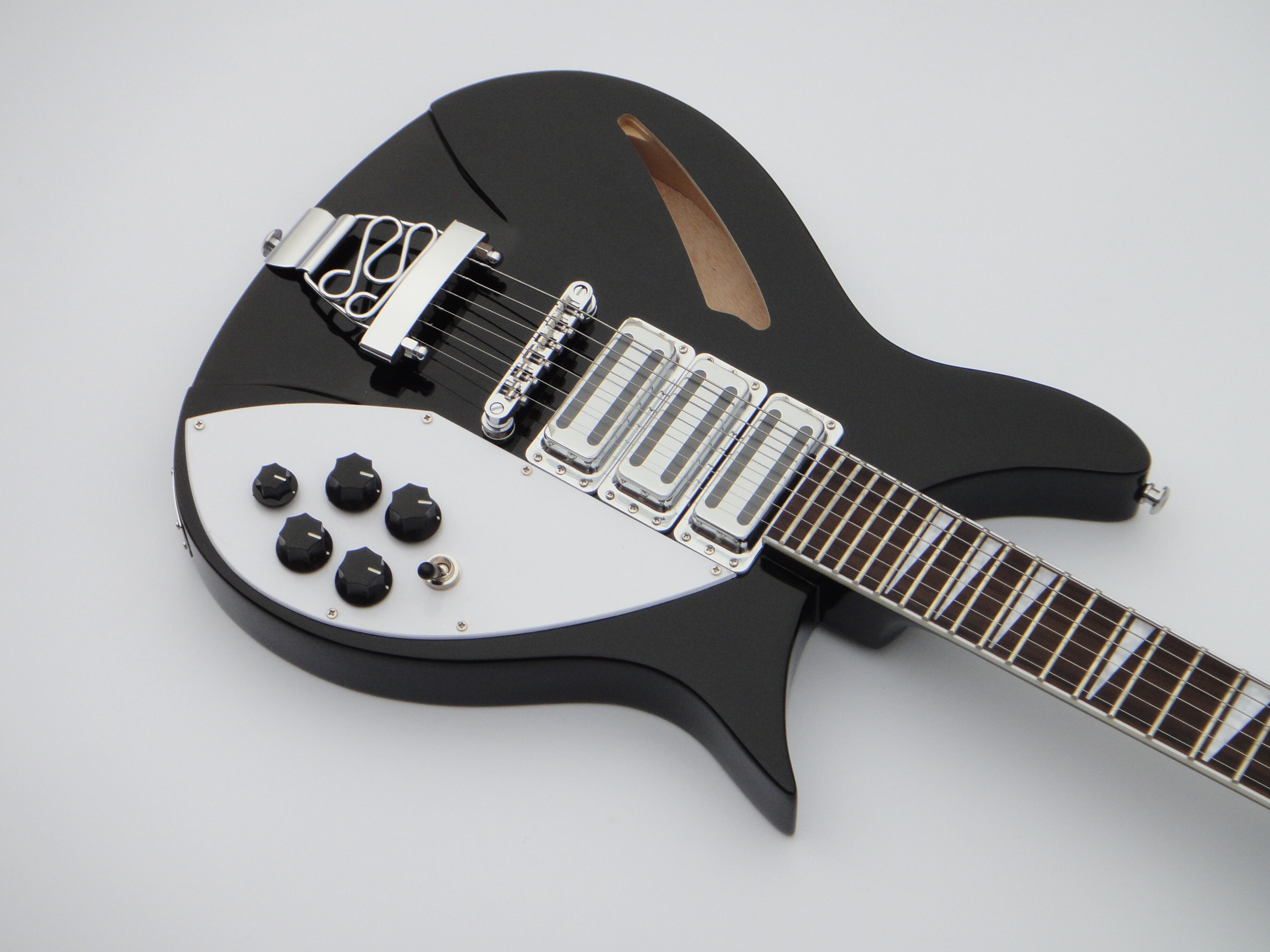 Guitarra Eléctrica Afanti Rick de Cuerpo Semi Hueco