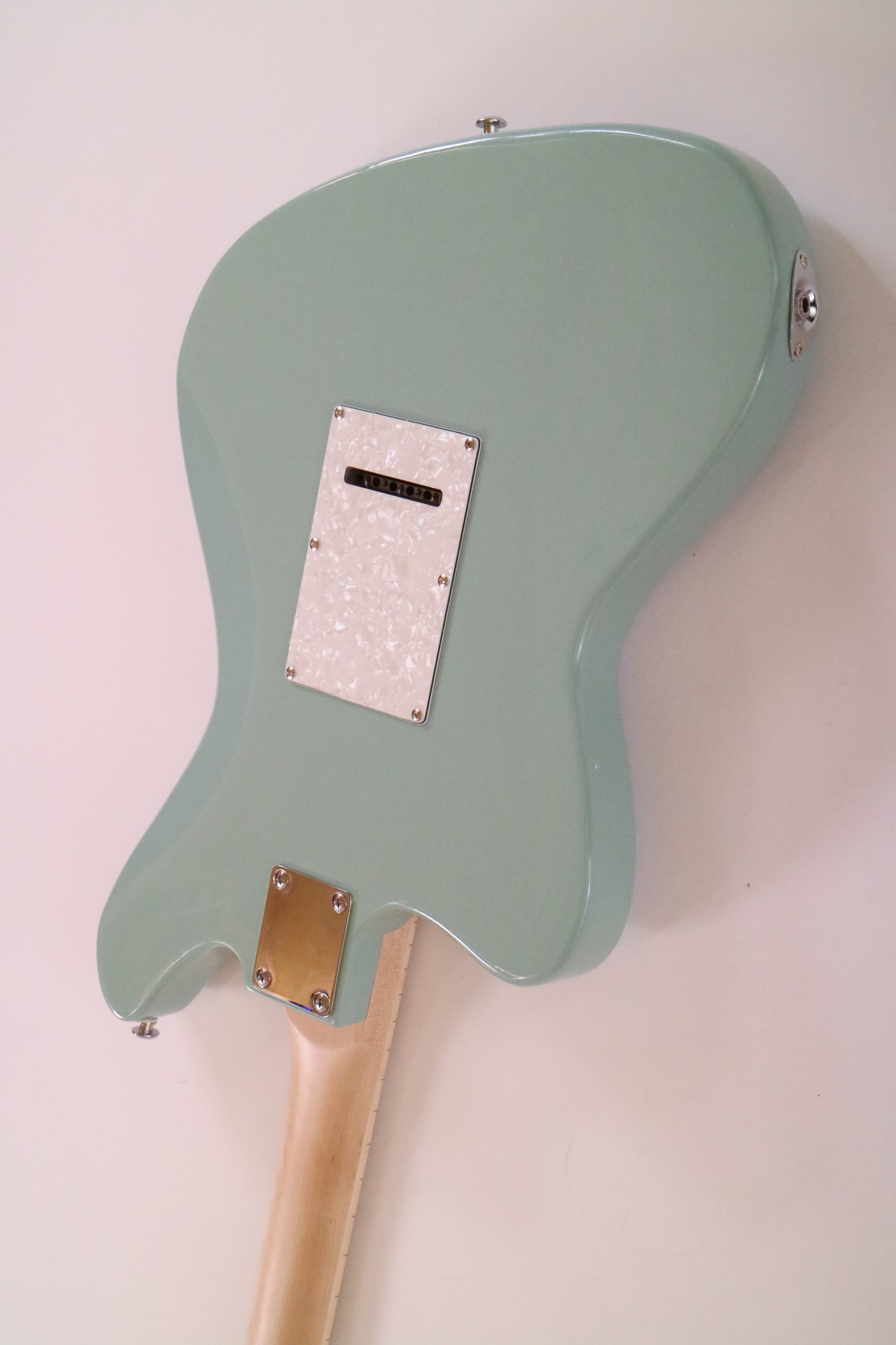 Afanti Customized SSS Pastilla Tremolo Puente Diapasón Arce Verde Guitarra Eléctrica