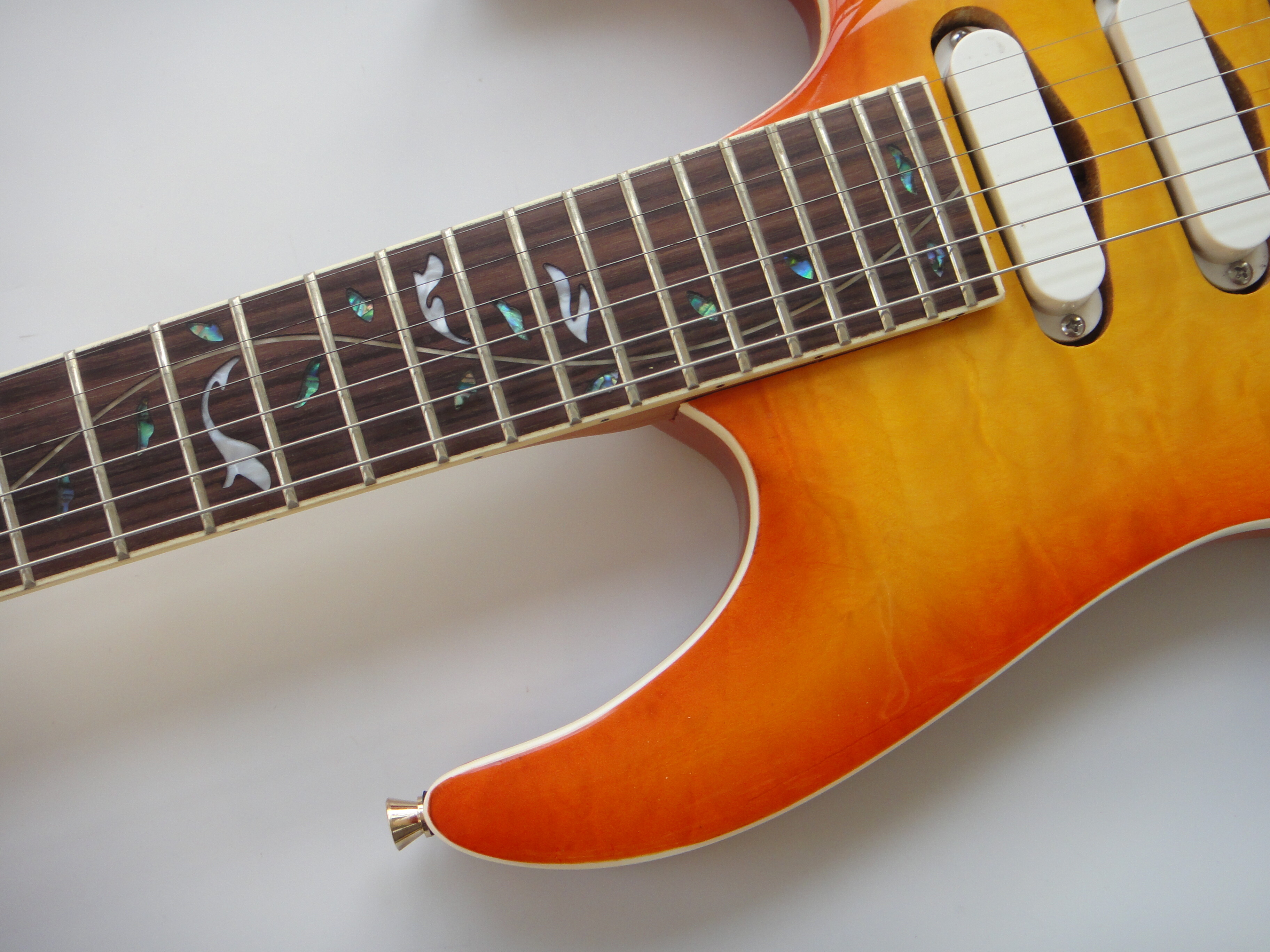 Guitarra Eléctrica Afanti 24 Trastes Cuerpo Caoba