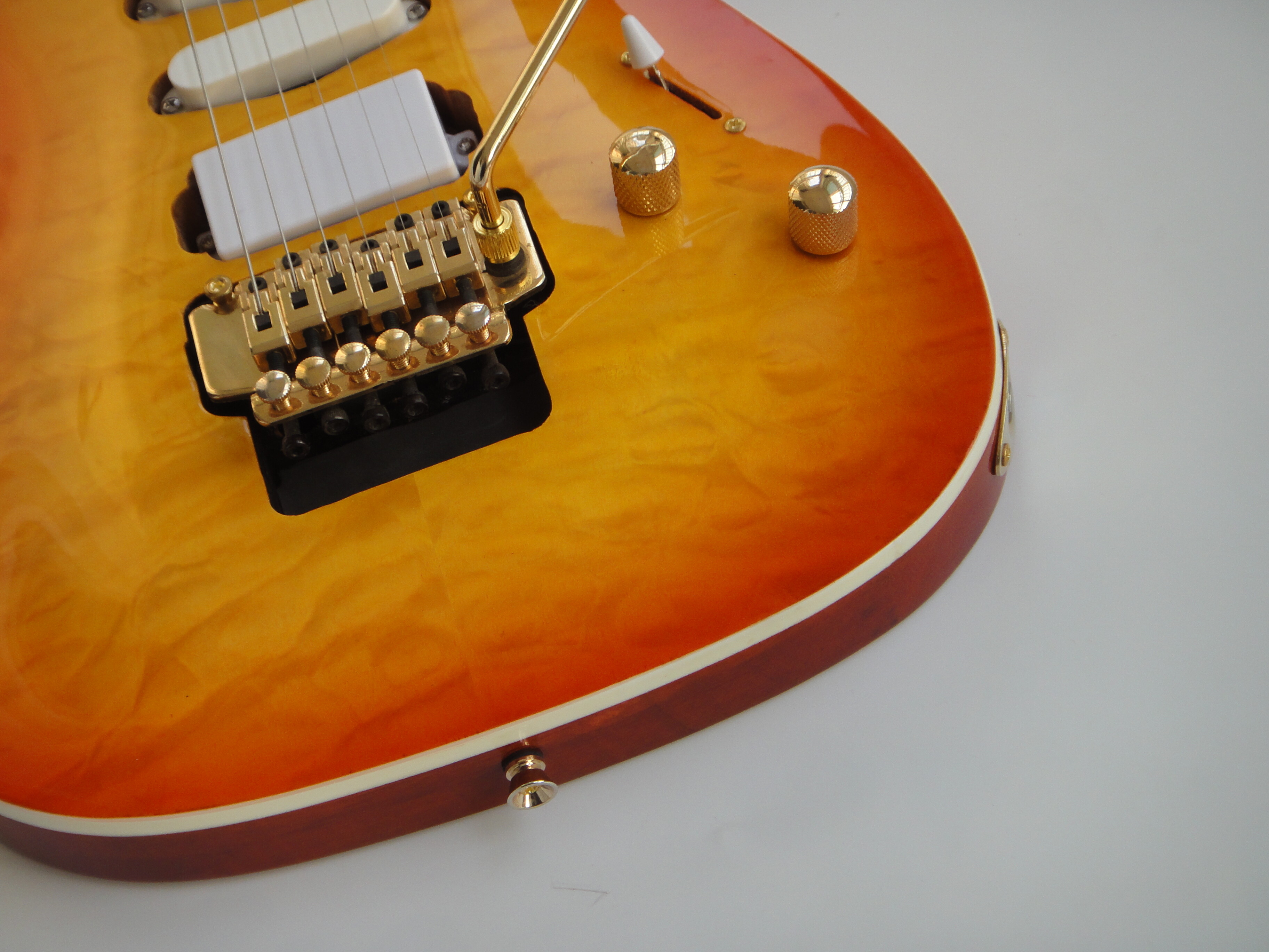 Guitarra Eléctrica Afanti 24 Trastes Cuerpo Caoba