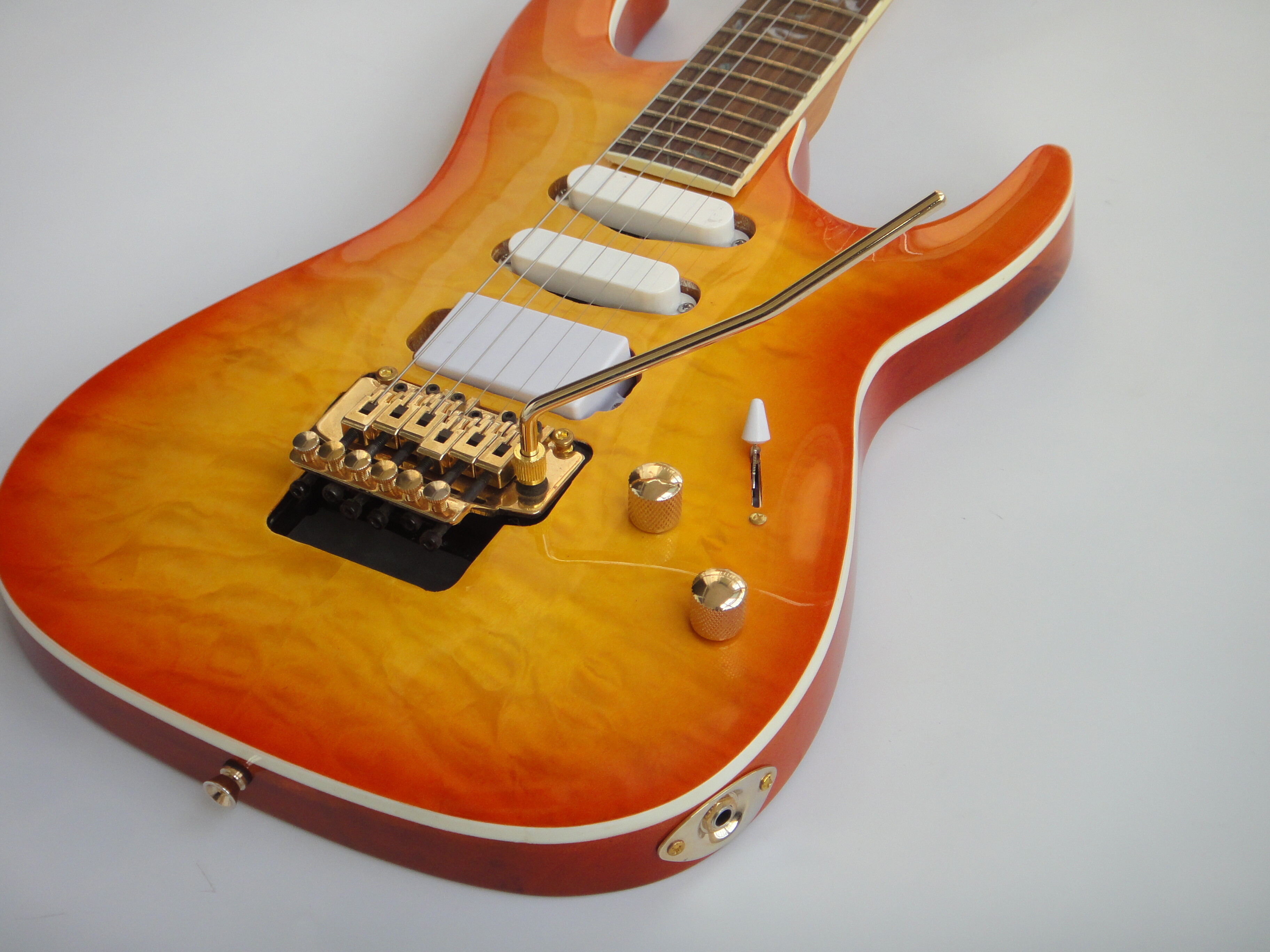 Guitarra Eléctrica Afanti 24 Trastes Cuerpo Caoba