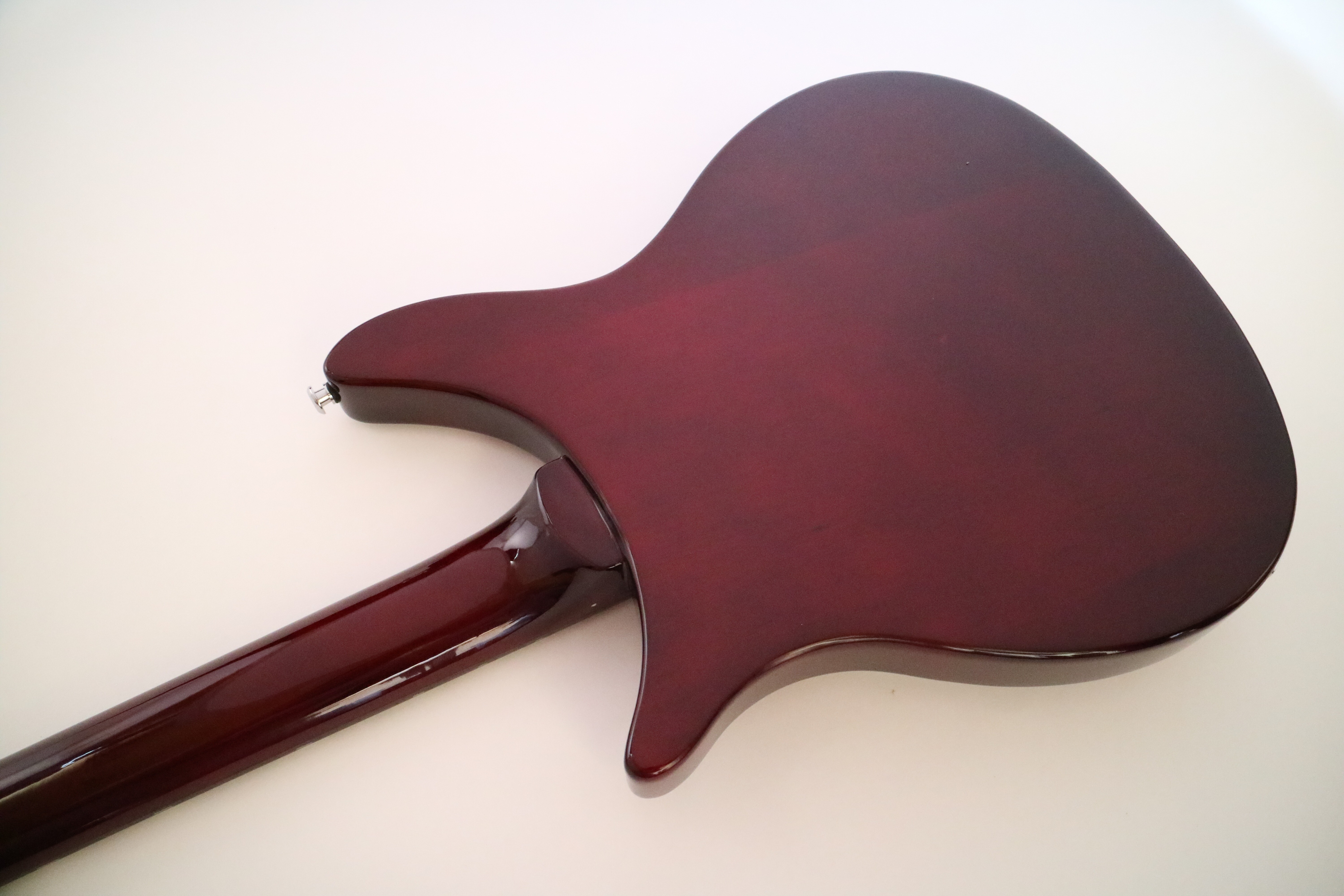 Guitarra eléctrica Afanti Rick Style con cuerpo de tilo