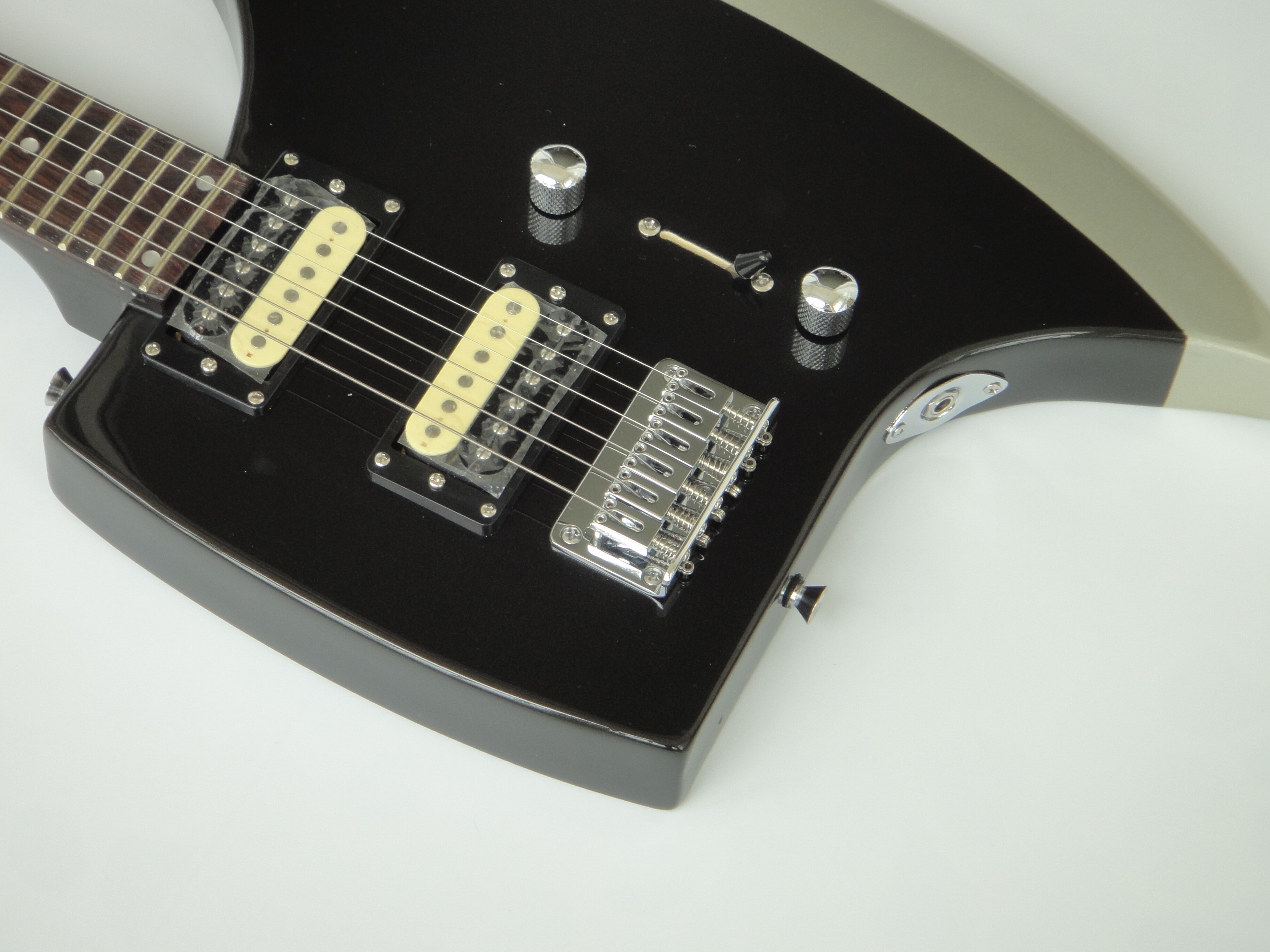 Guitarra eléctrica Afanti Axe Shape Set en cuerpo de tilo