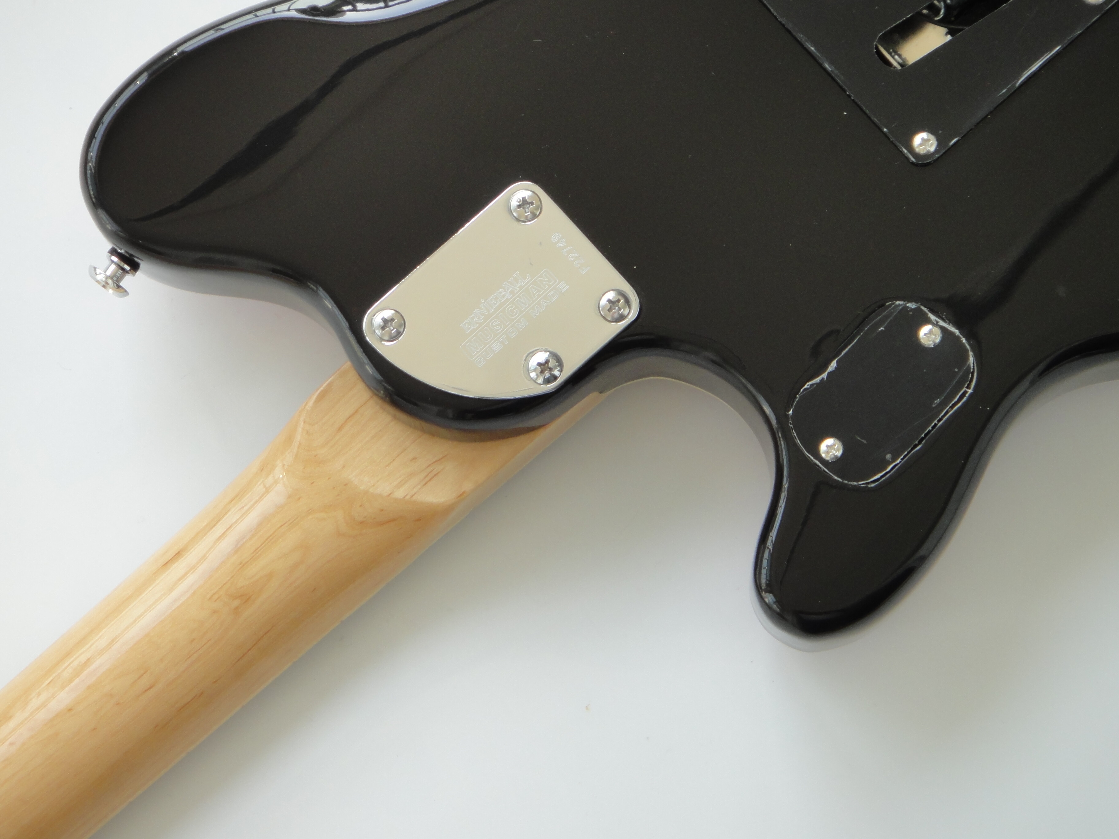 Guitarra eléctrica Afanti con cuerpo de tilo y chapa de arce acolchado