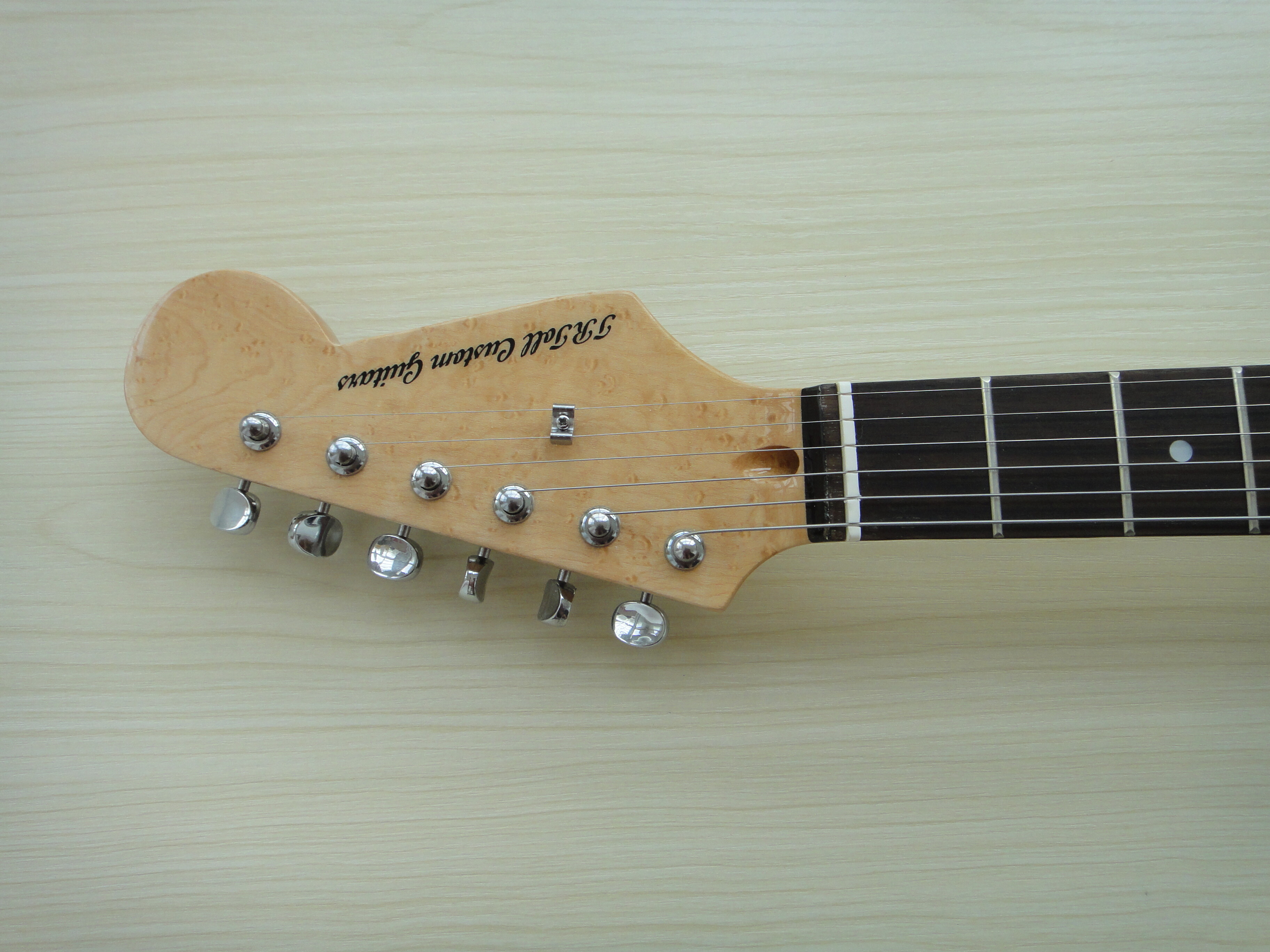 Guitarra Eléctrica Afanti Customized Birds Eye Maple Neck P90 Pickup Right Handed