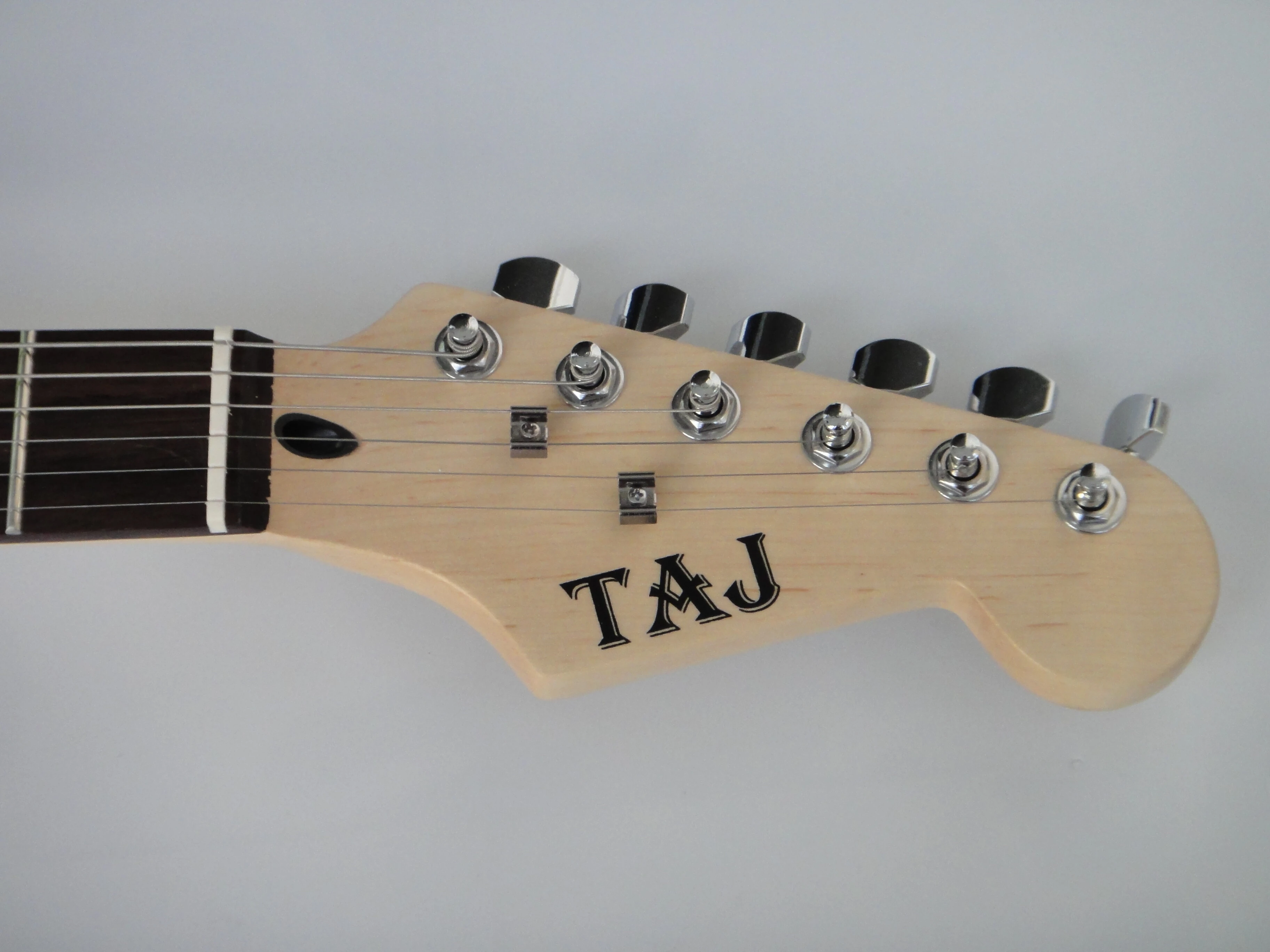 Guitarra Eléctrica Afanti Customized Basewood Body Sunburst