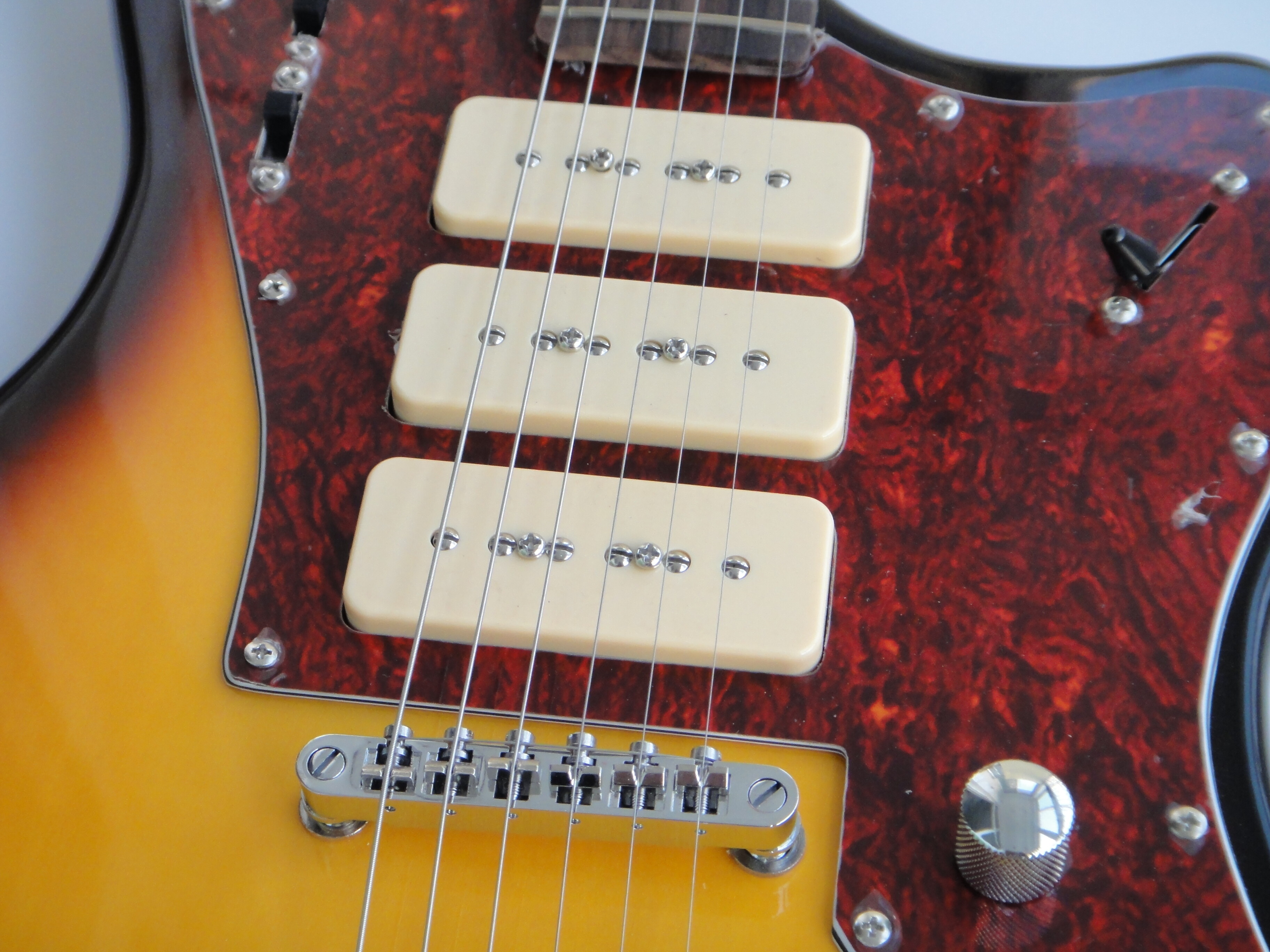 Guitarra Eléctrica Afanti Customized Basewood Body Sunburst