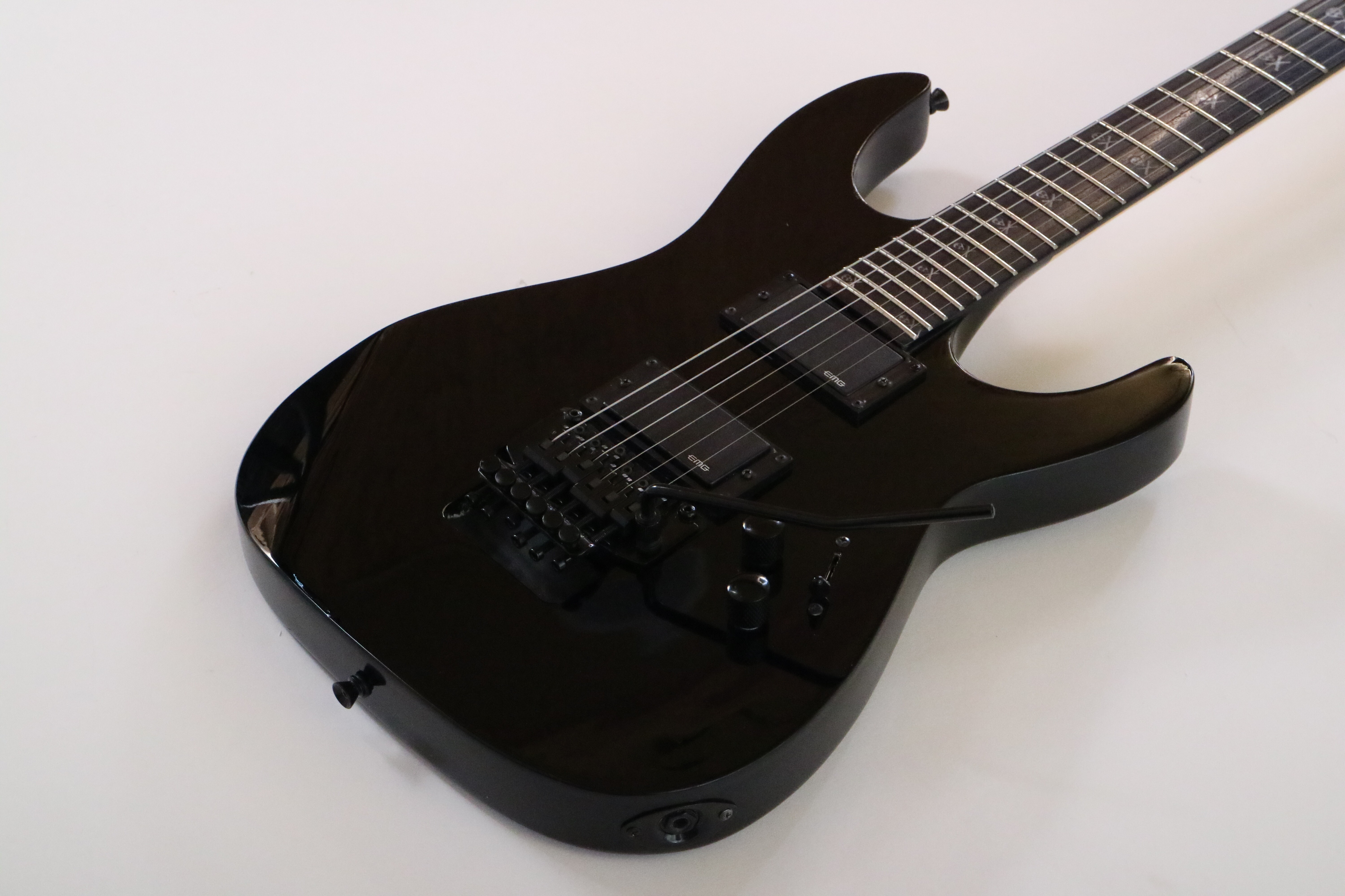 Afanti Guitarra Eléctrica con Cuerpo de Caoba y Pastilla EMG