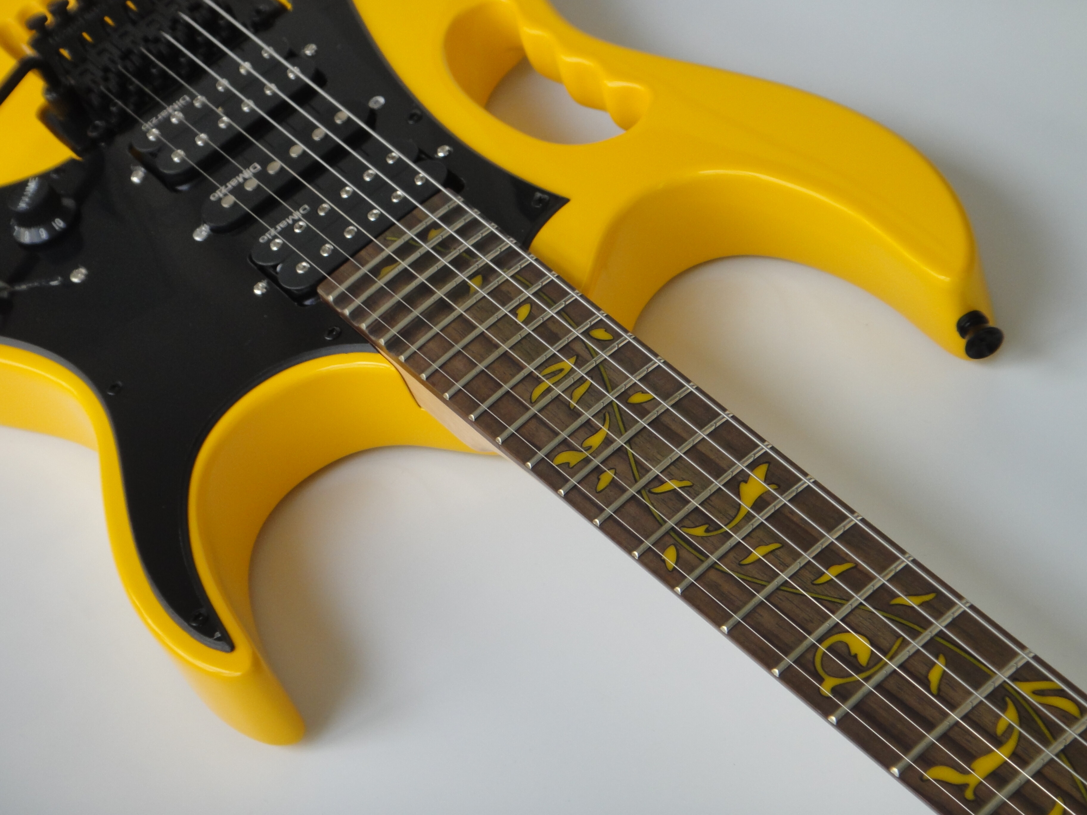 Guitarra Eléctrica Afanti Customized Basswood Body Bolt on Neck