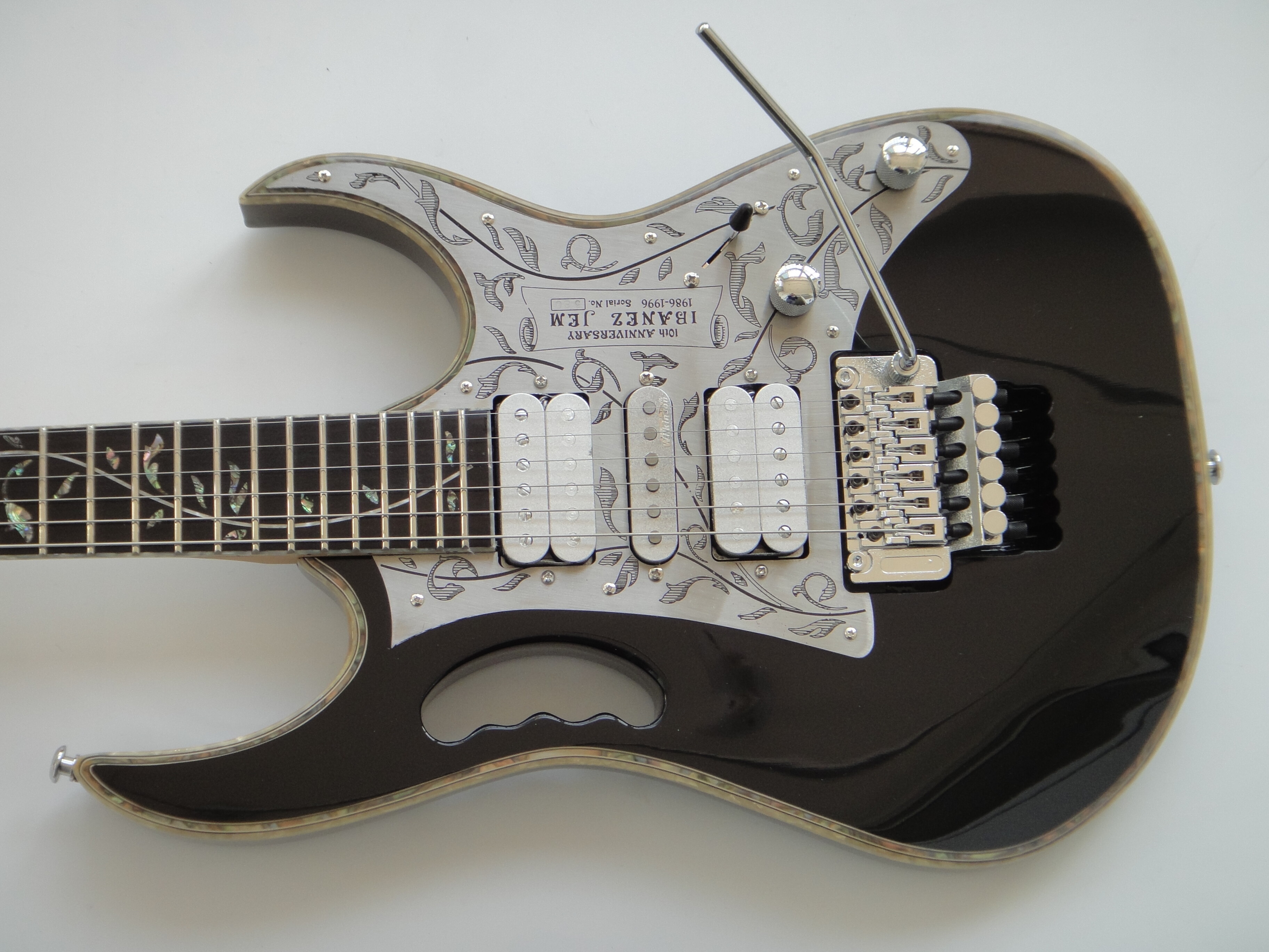 Guitarra eléctrica Afanti personalizada con cuerpo de tilo