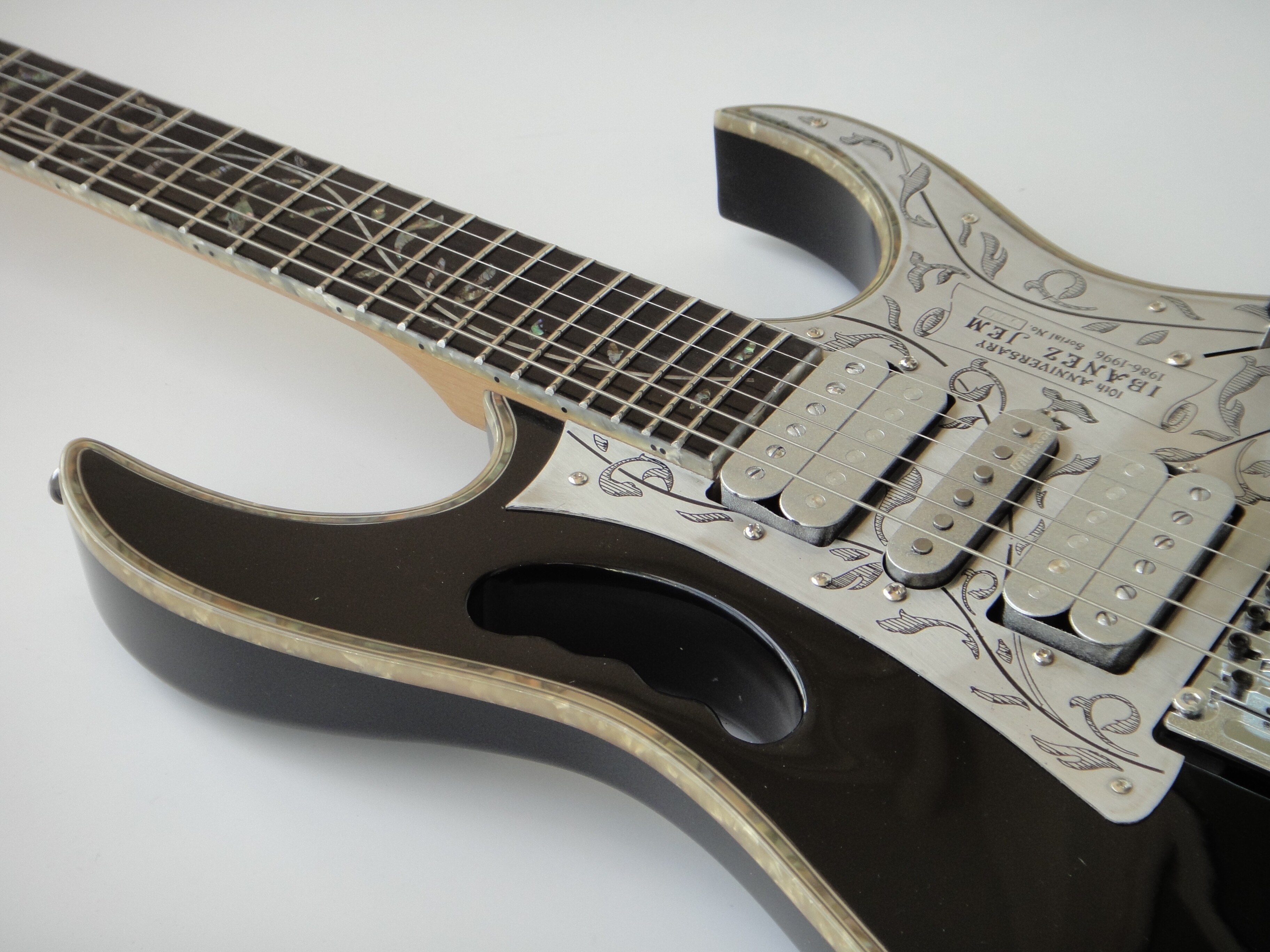Guitarra eléctrica Afanti personalizada con cuerpo de tilo