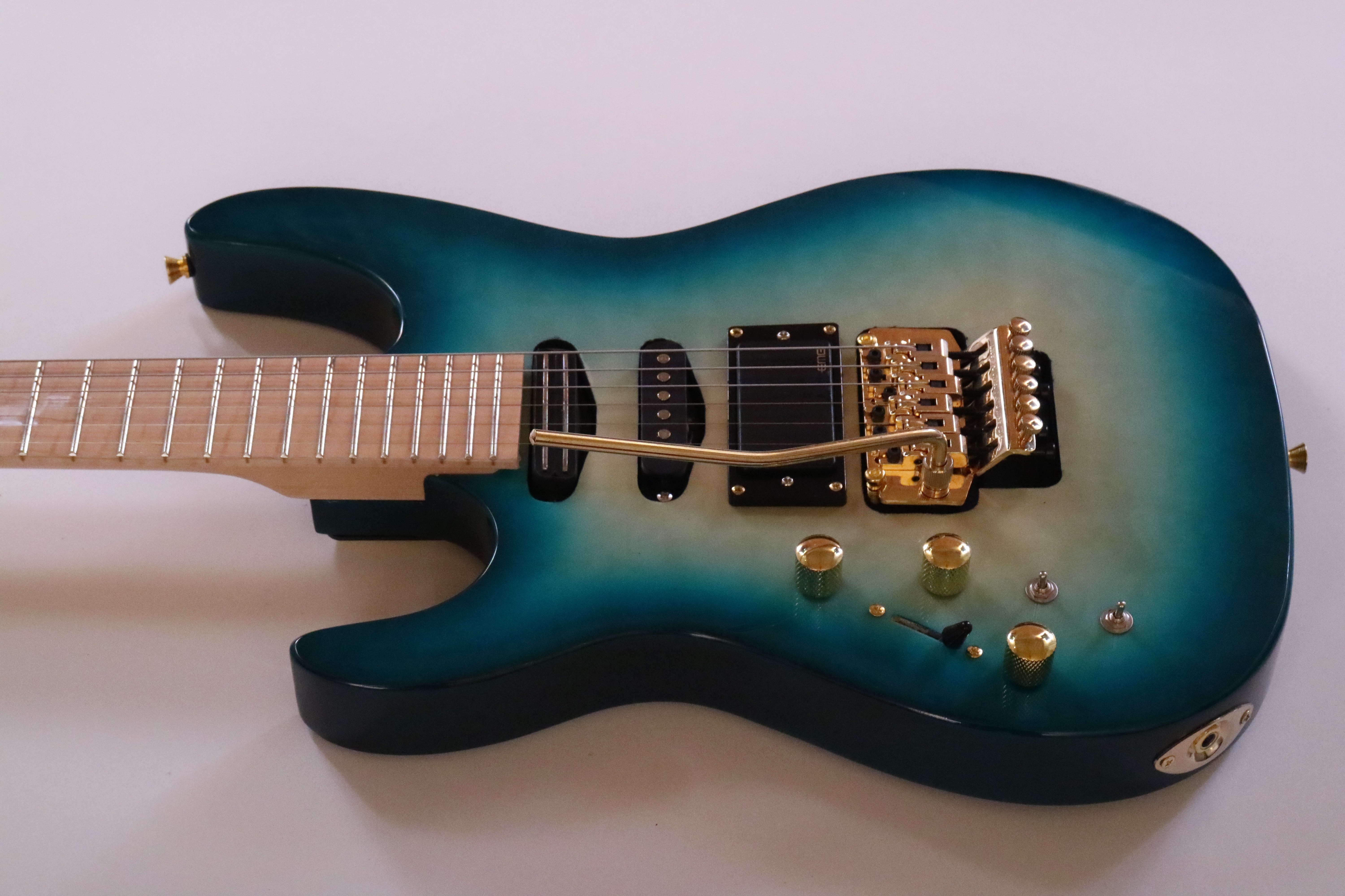 Guitarra Eléctrica Afanti Bolt On 24 Trastes Cuerpo Tilo