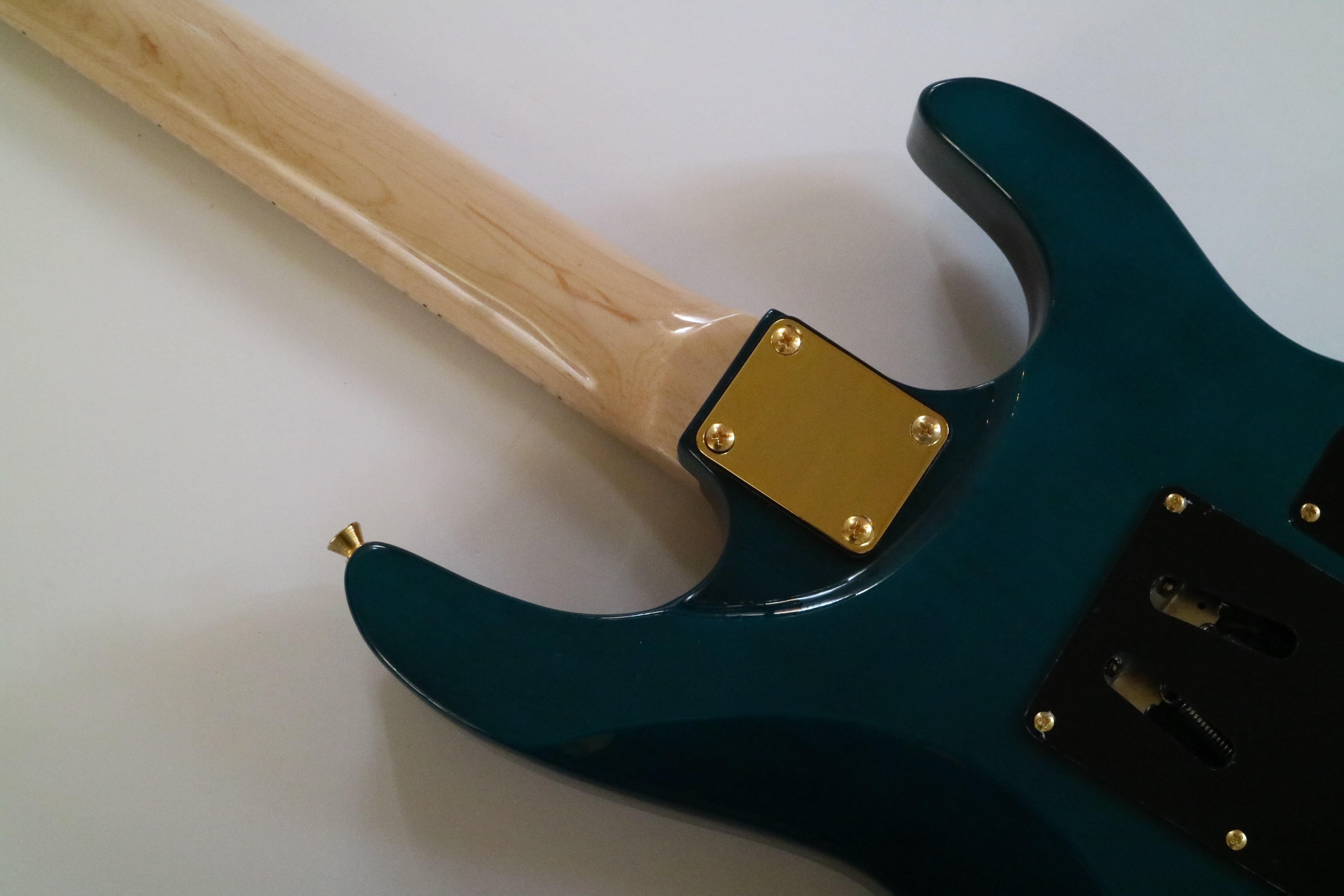 Guitarra Eléctrica Afanti Bolt On 24 Trastes Cuerpo Tilo